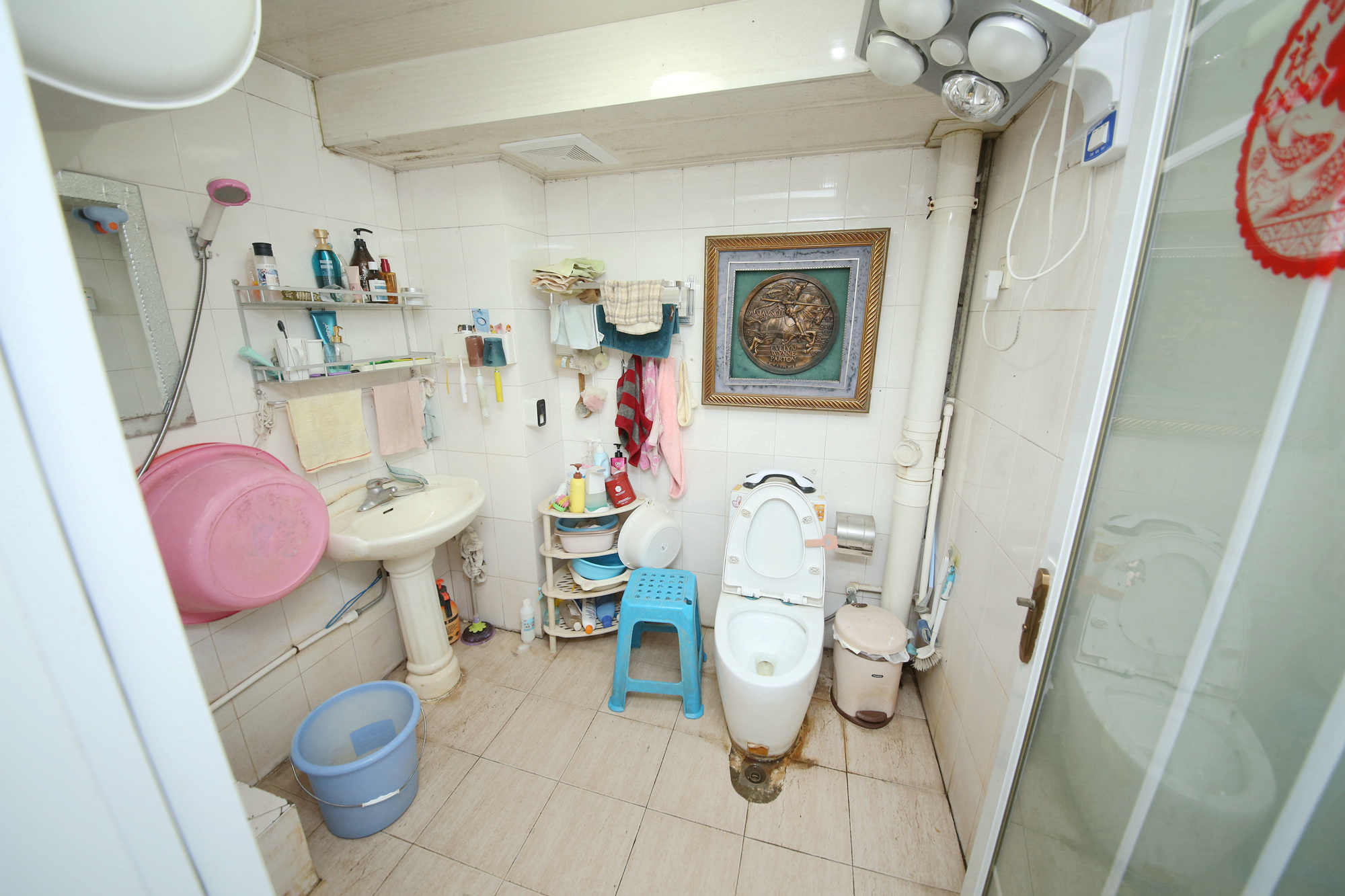 民基大厦  4室3厅2卫   126.00万卫生间