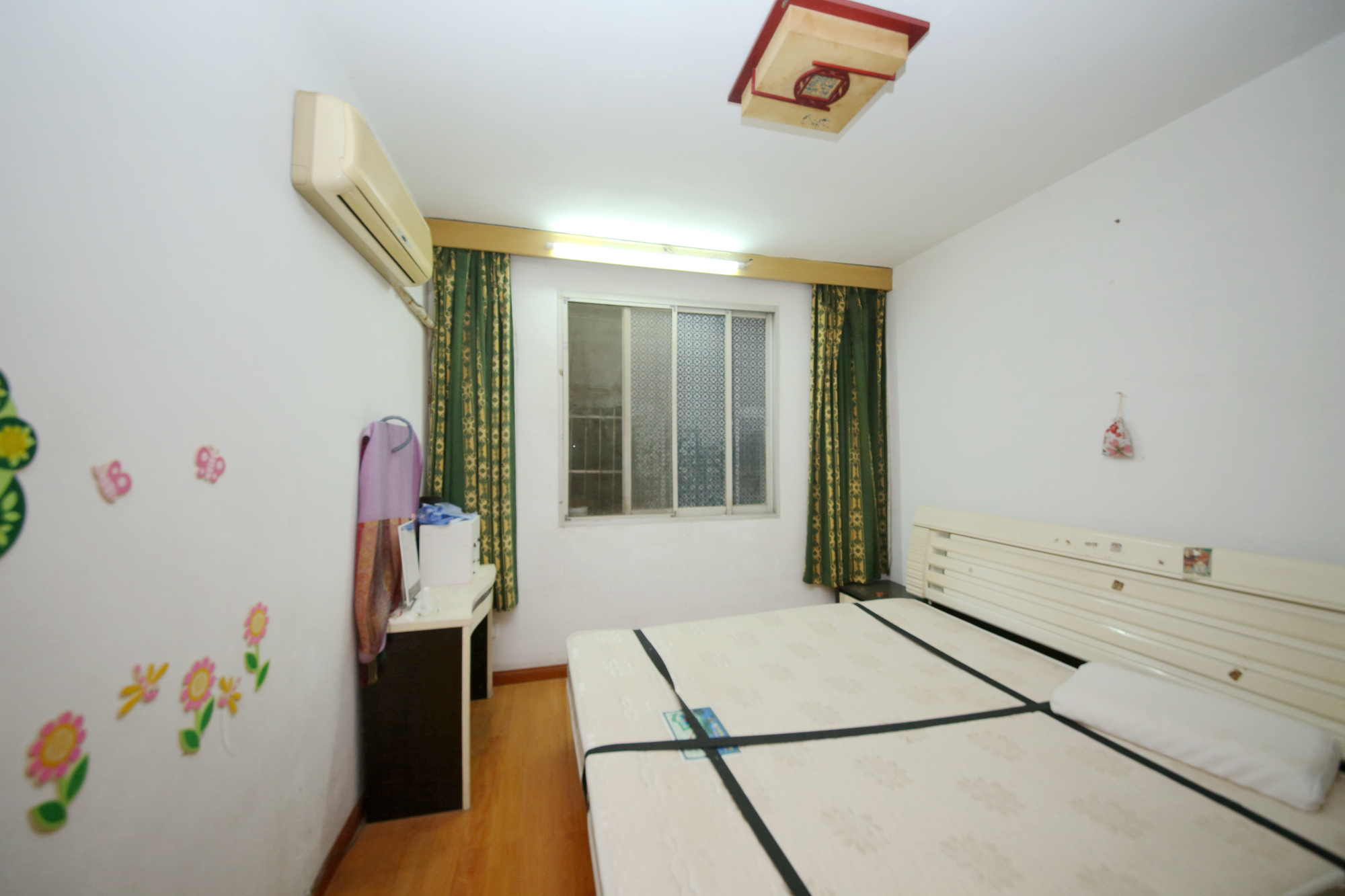 省旅游局宿舍  2室1厅1卫   34.00万卧室