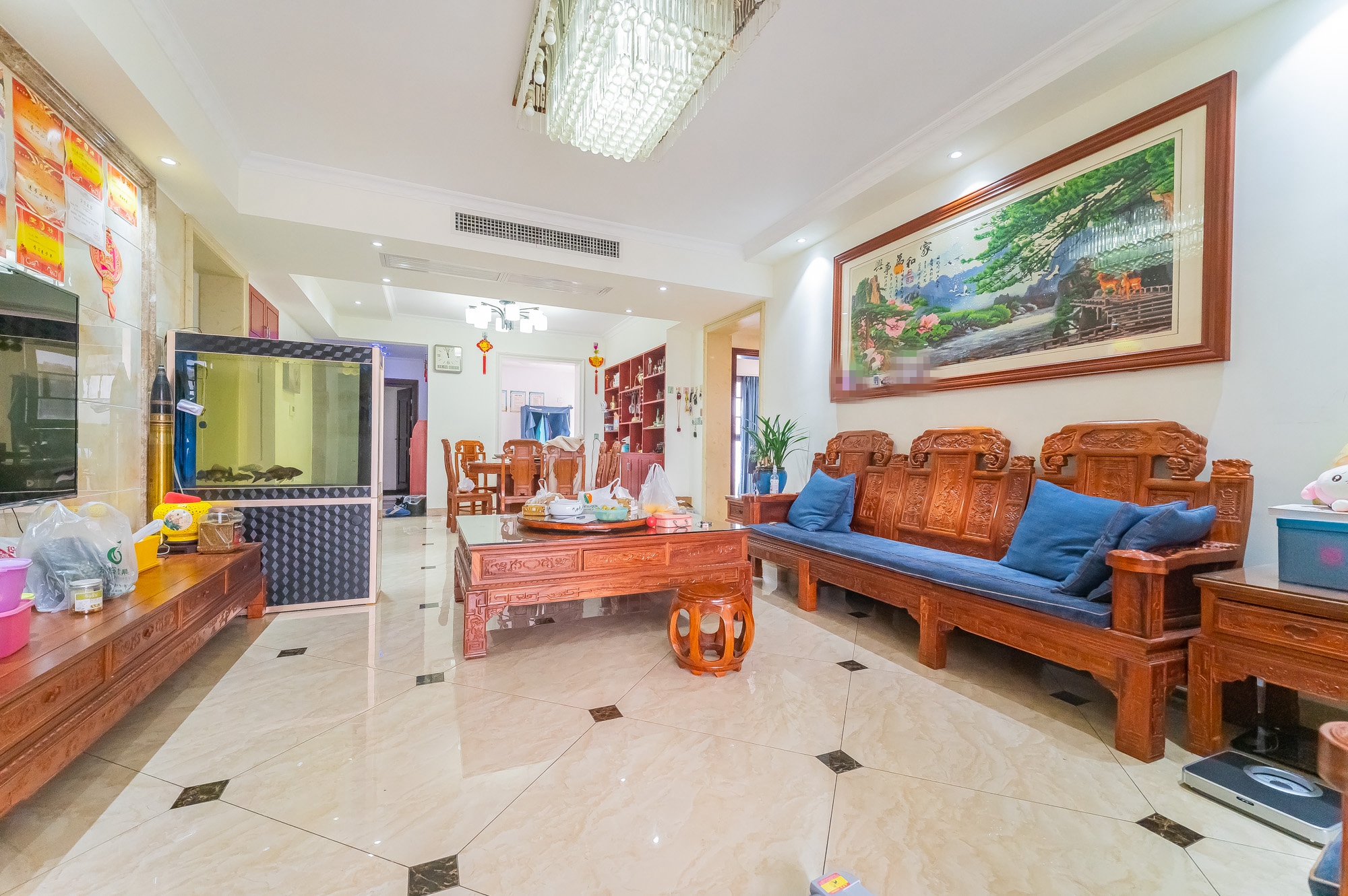 国泰九龙湾 4室2厅2卫 168.0万 国泰九龙湾 4室2厅2卫 168.0万客厅