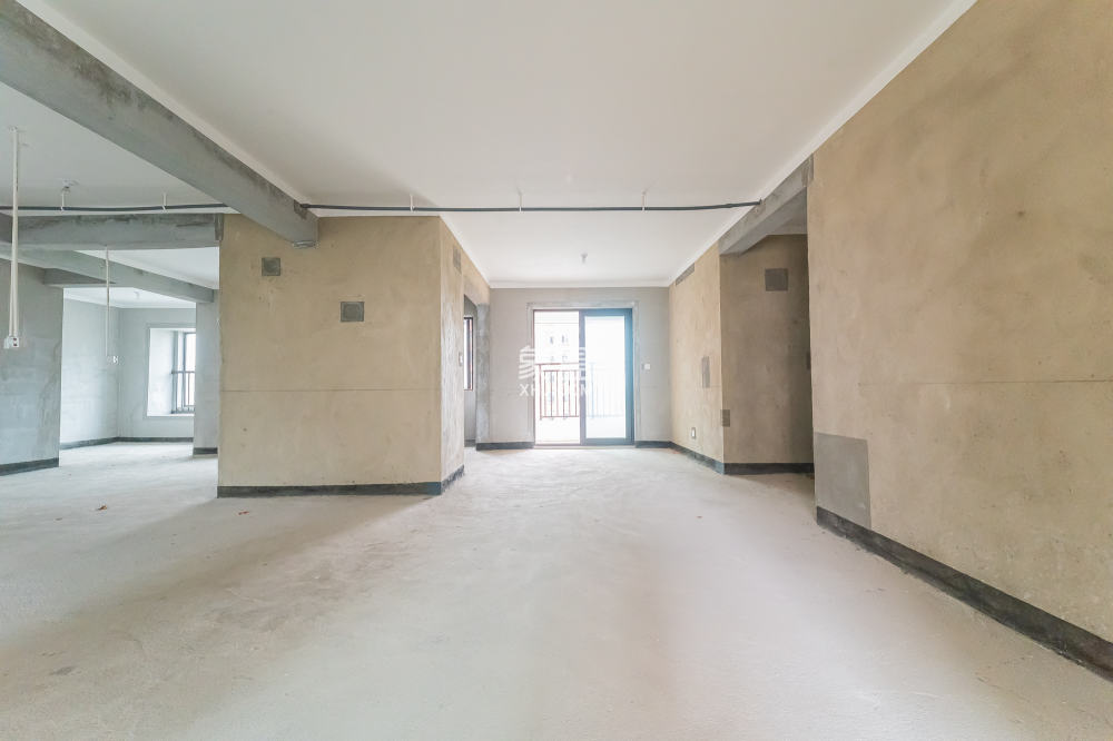中交建发松雅院  4室2厅2卫    171.8万