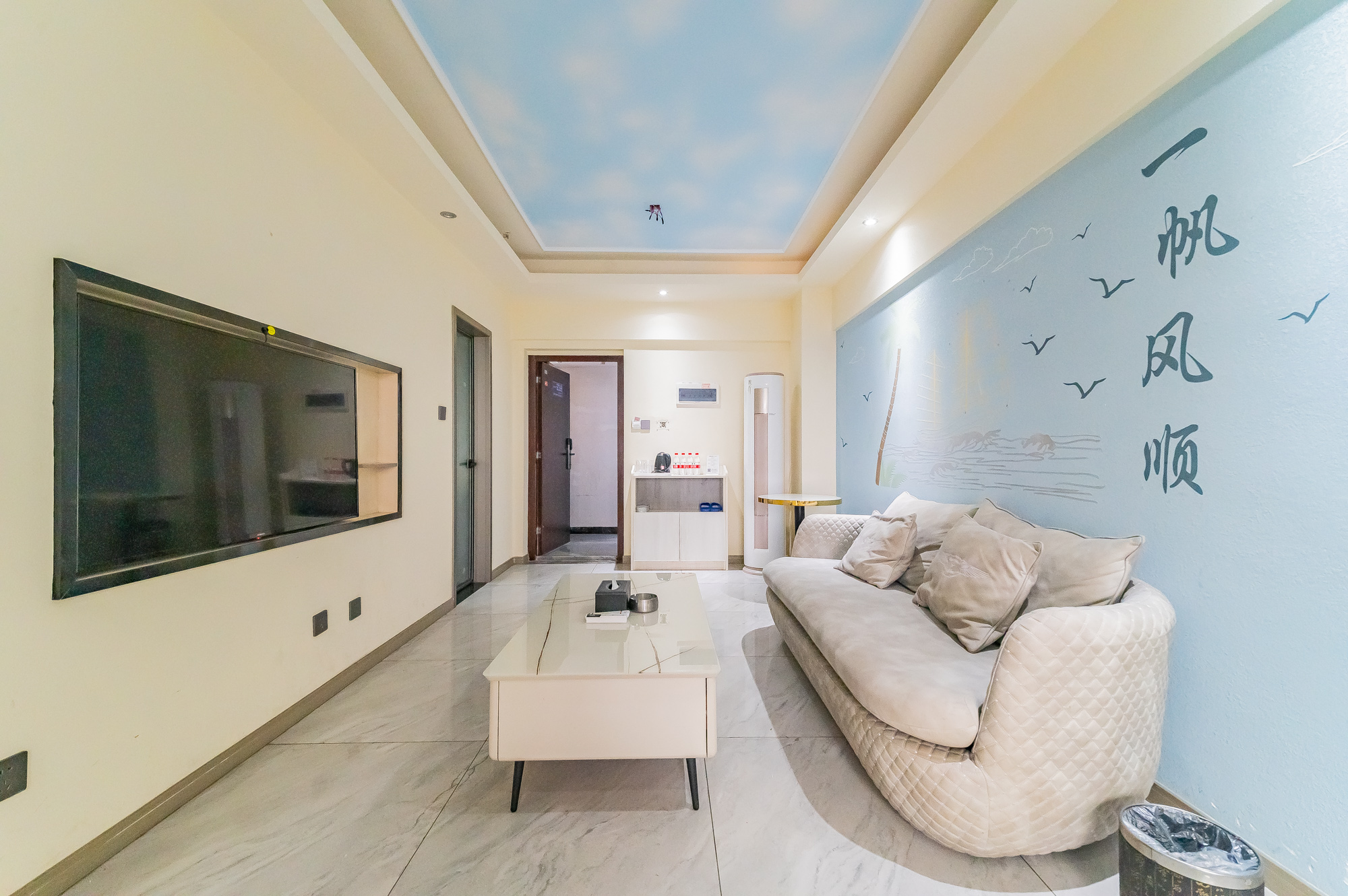 国泰九龙湾 2室2厅1卫 55.00万 国泰九龙湾 2室2厅1卫 55.00万客厅