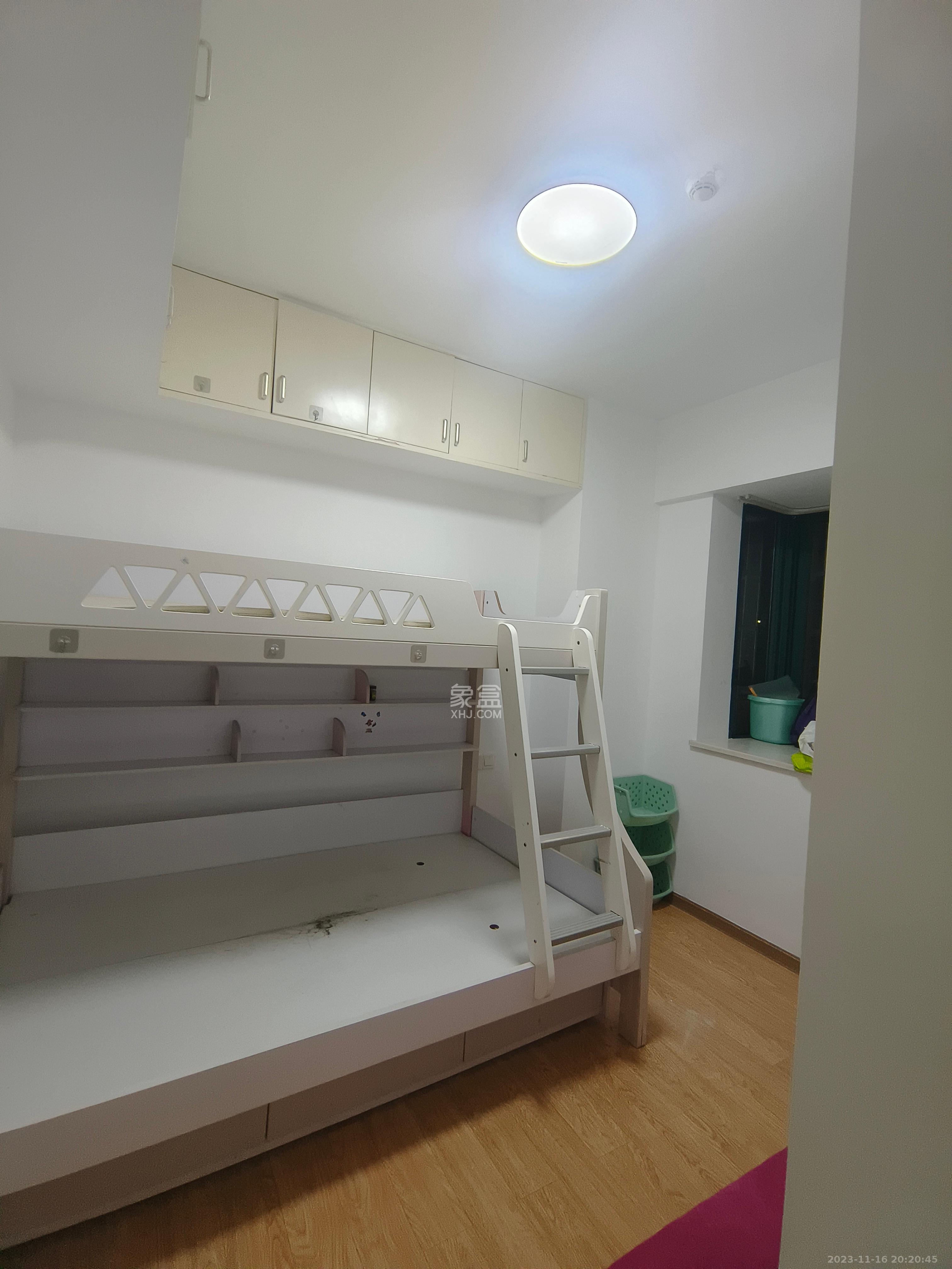 华天LOHO小镇 2室2厅1卫 1400.0元/月 华天LOHO小镇 2室2厅1卫 1400.0元/月室内图