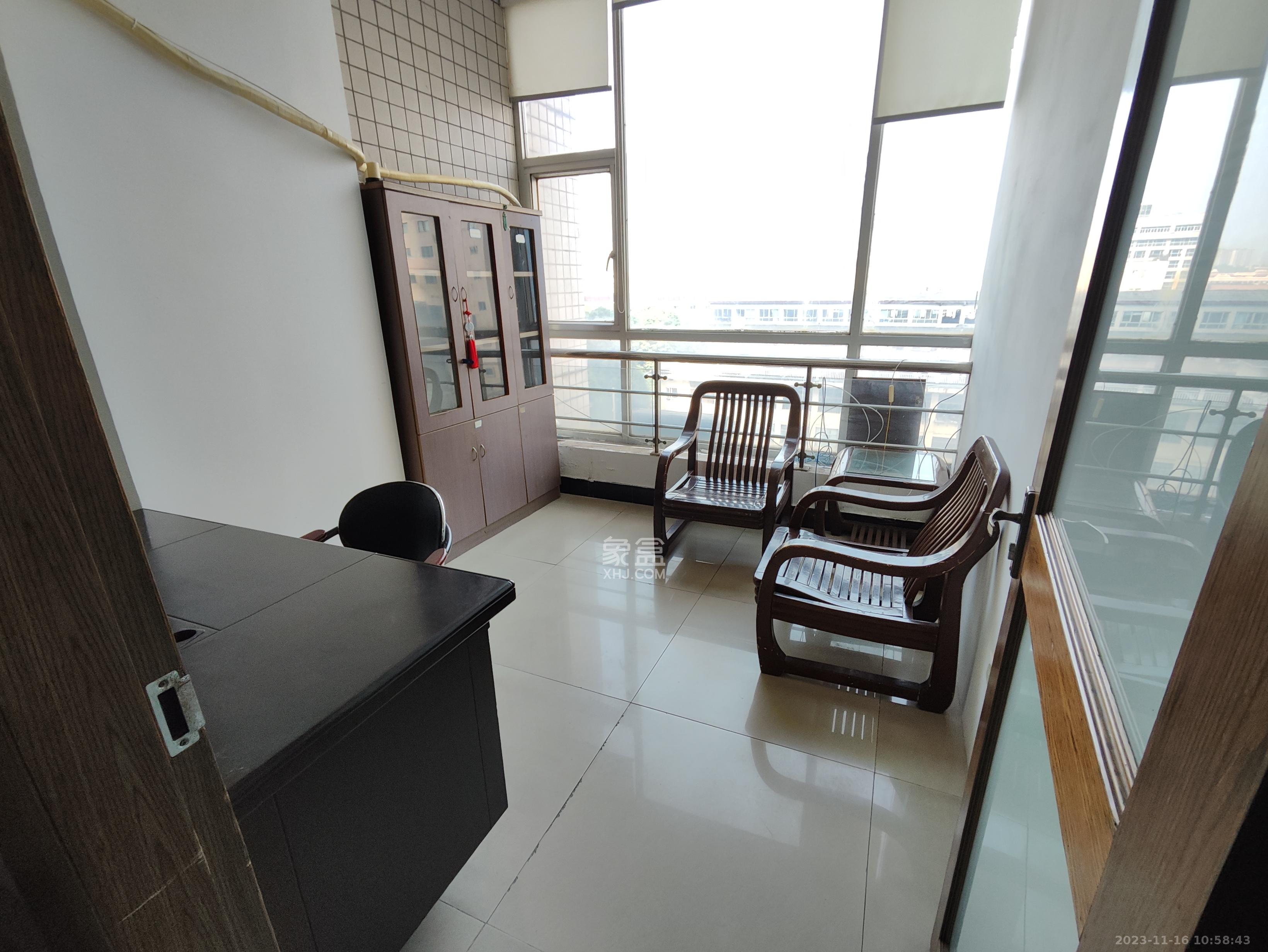 鸿飞大厦  2室1厅1卫   2300.00元/月室内图