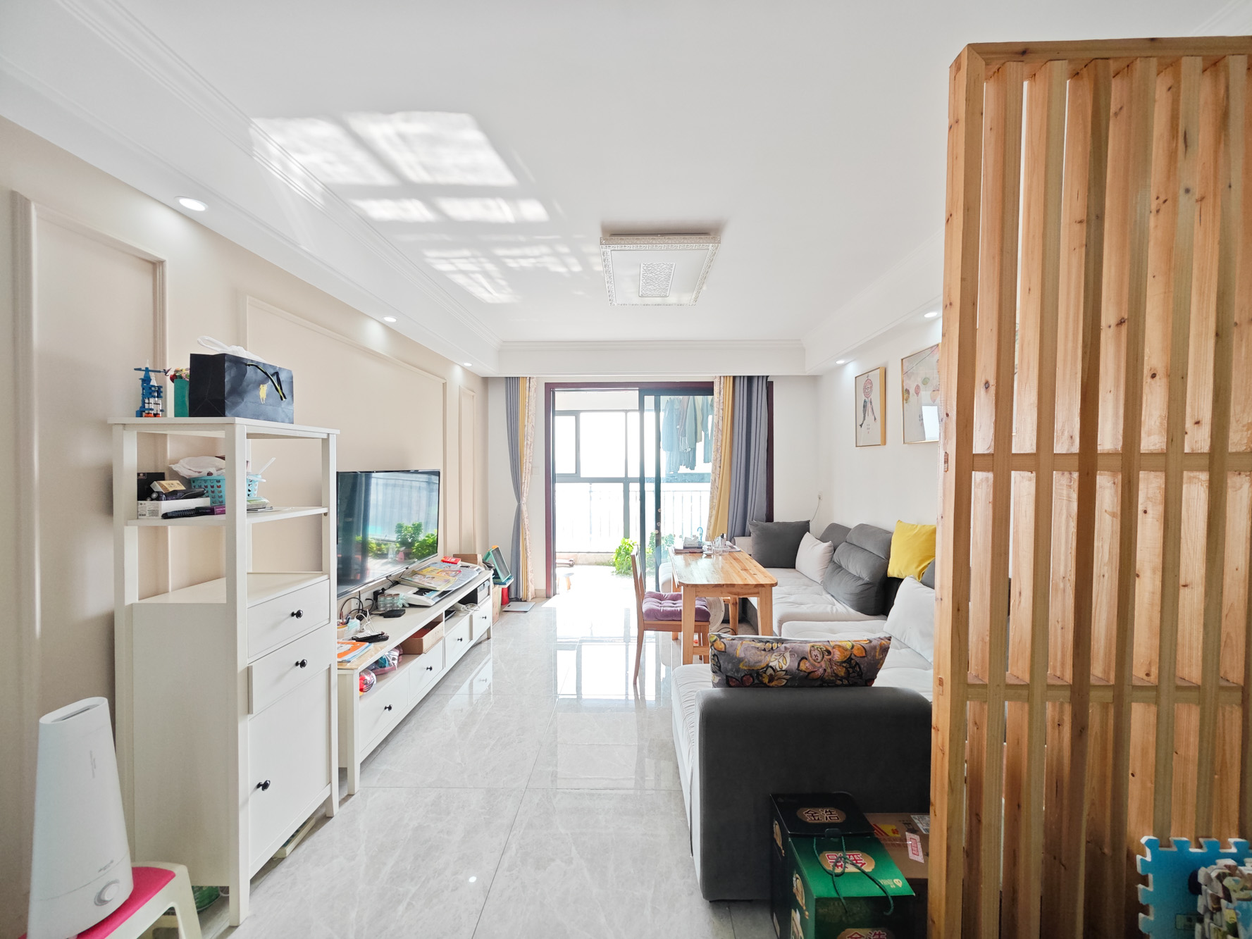 中建嘉和城  3室2厅1卫   98.80万客厅