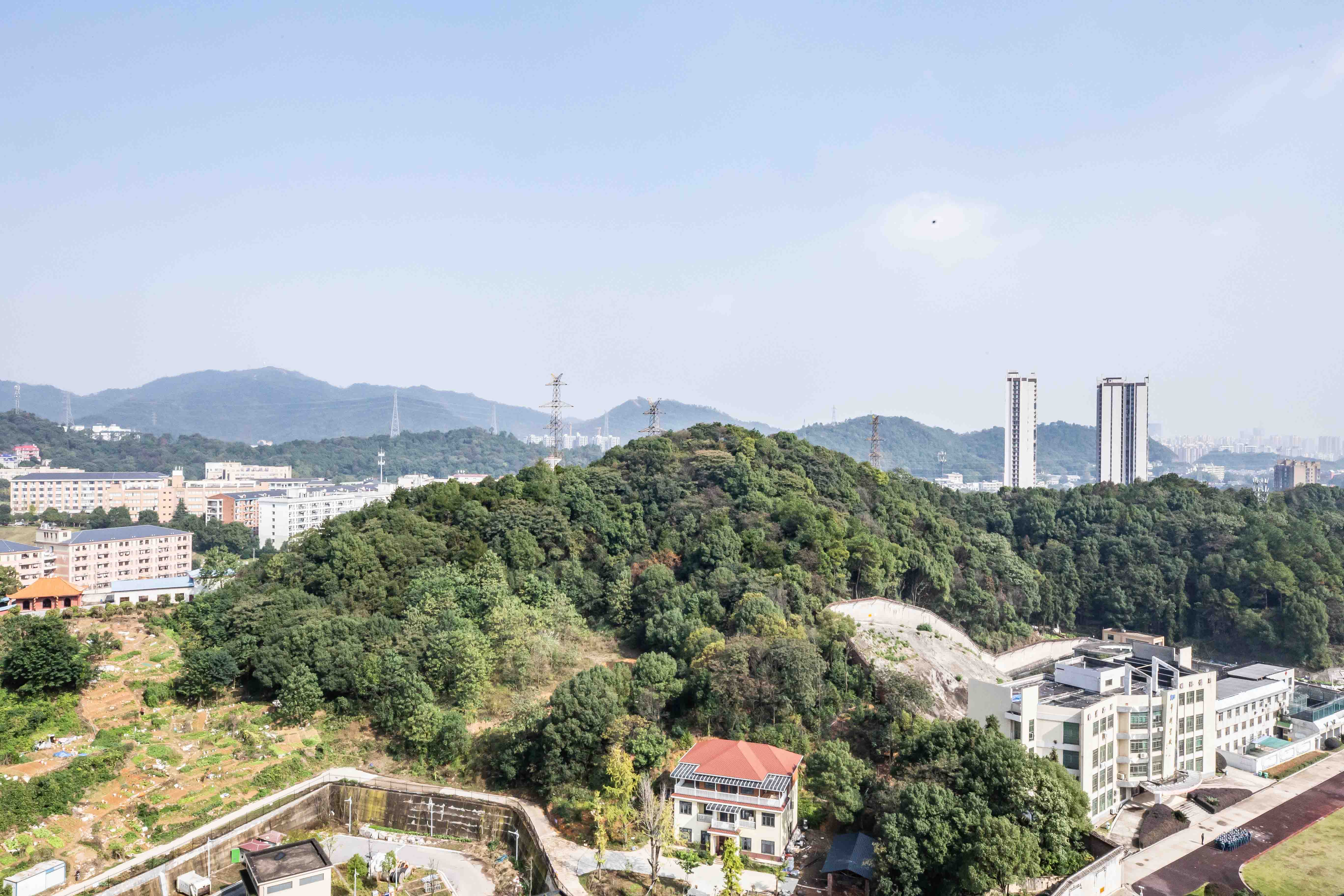 长房云时代  3室2厅2卫   108.00万阳台