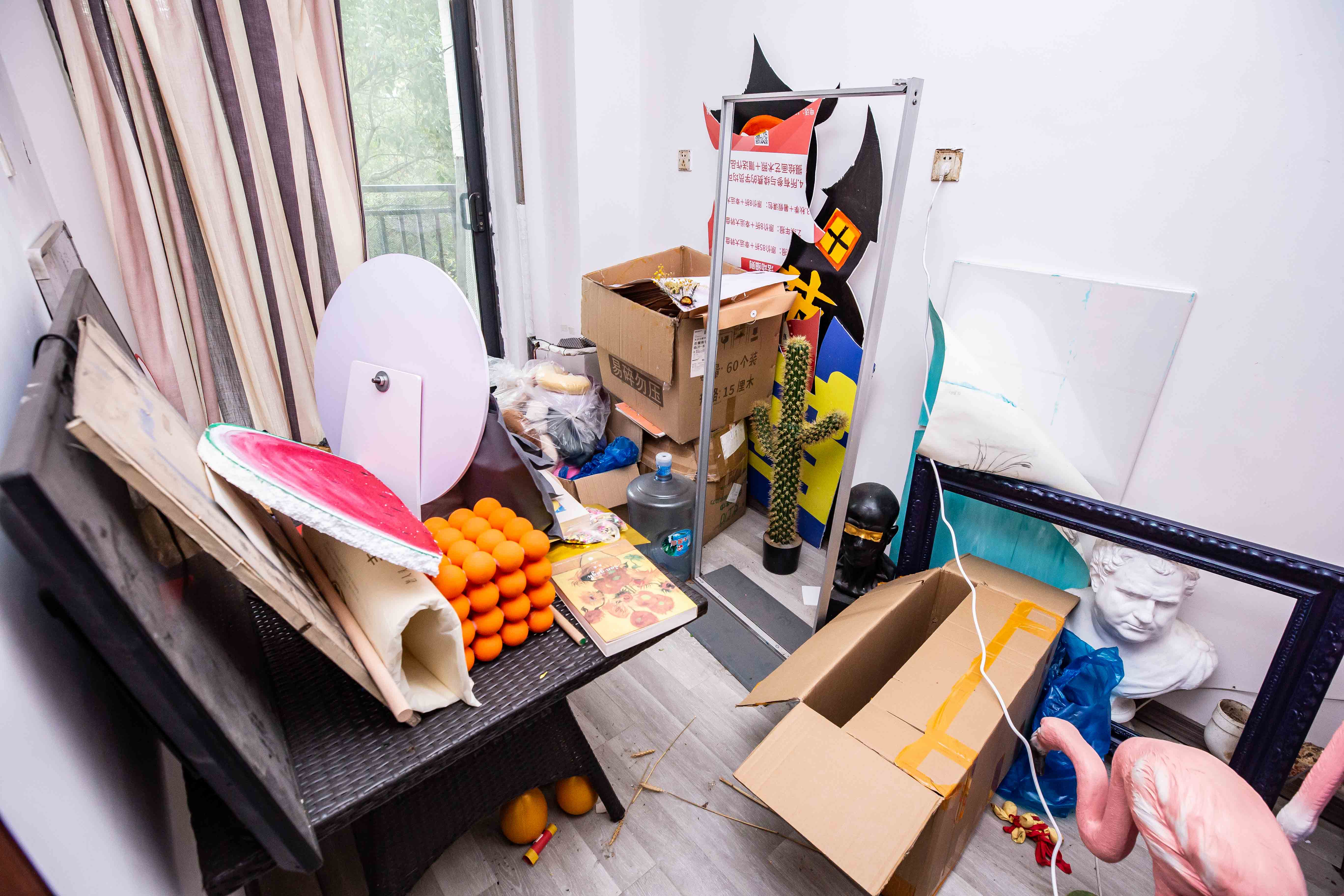 莱茵城 4室2厅2卫 122.0万 莱茵城 4室2厅2卫 122.0万厨房