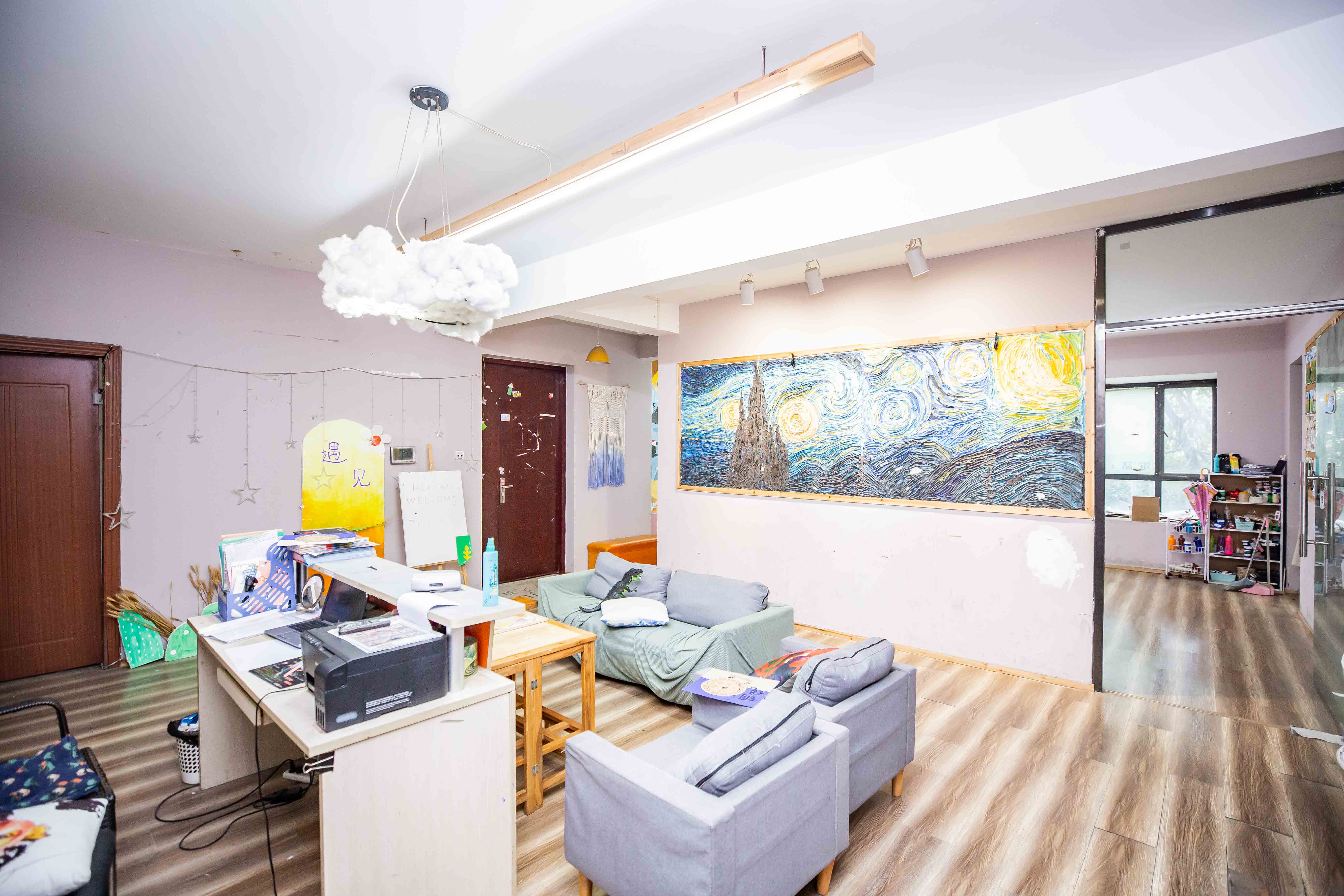 莱茵城 4室2厅2卫 122.0万 莱茵城 4室2厅2卫 122.0万客厅