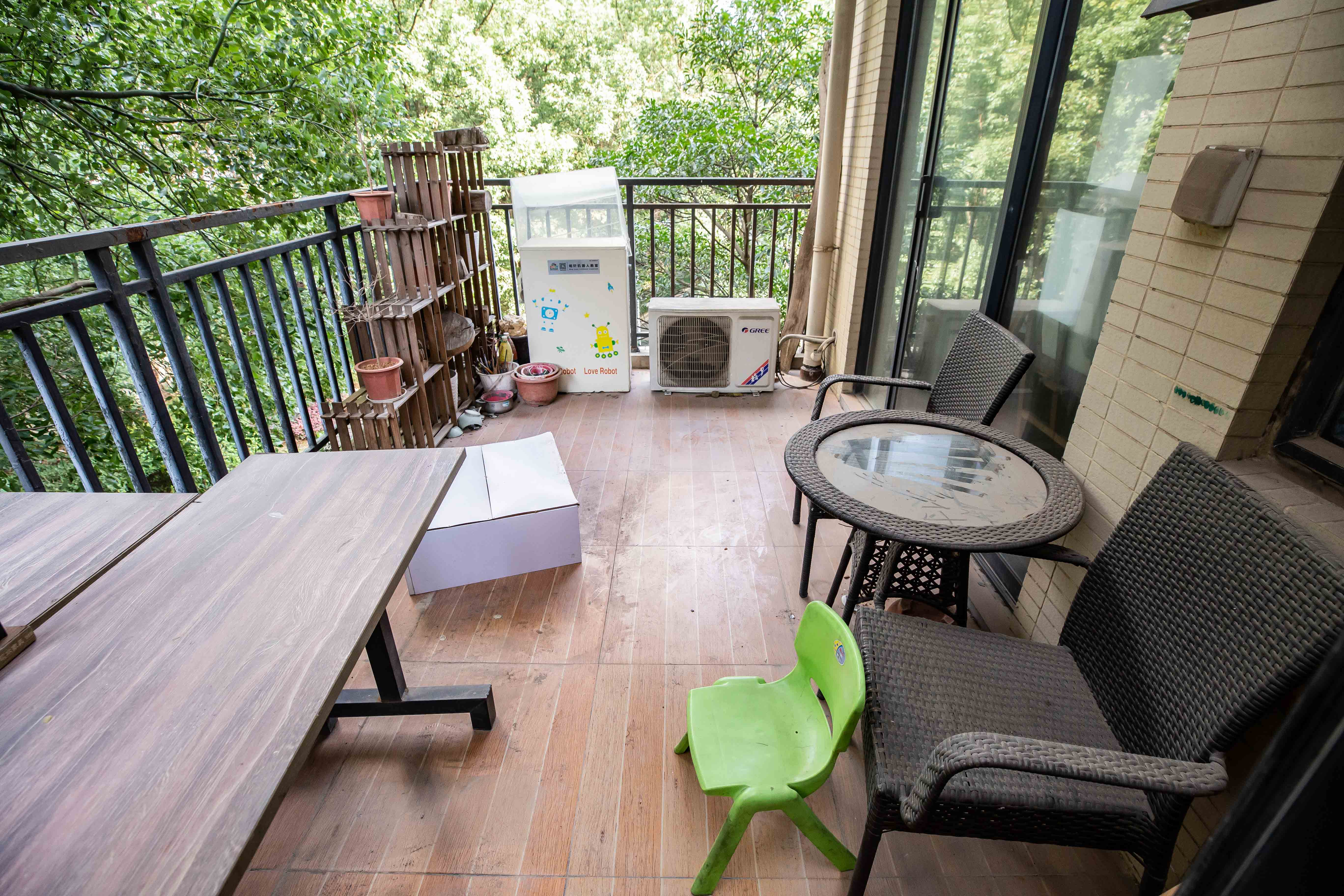 莱茵城 4室2厅2卫 122.0万 莱茵城 4室2厅2卫 122.0万阳台