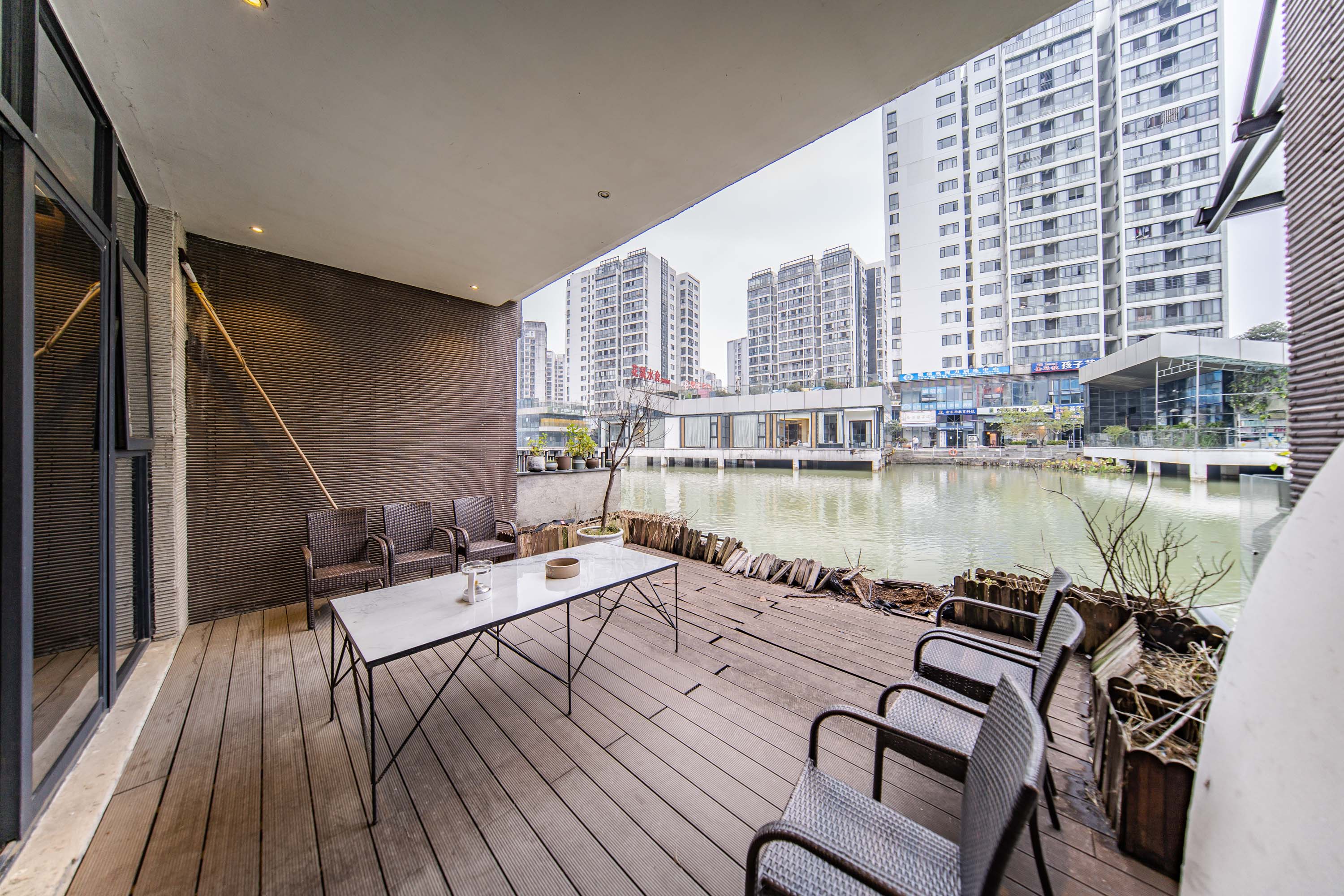 阳光100三期  8室2厅1卫    800.0万 阳光100三期  8室2厅1卫    800.0万其他