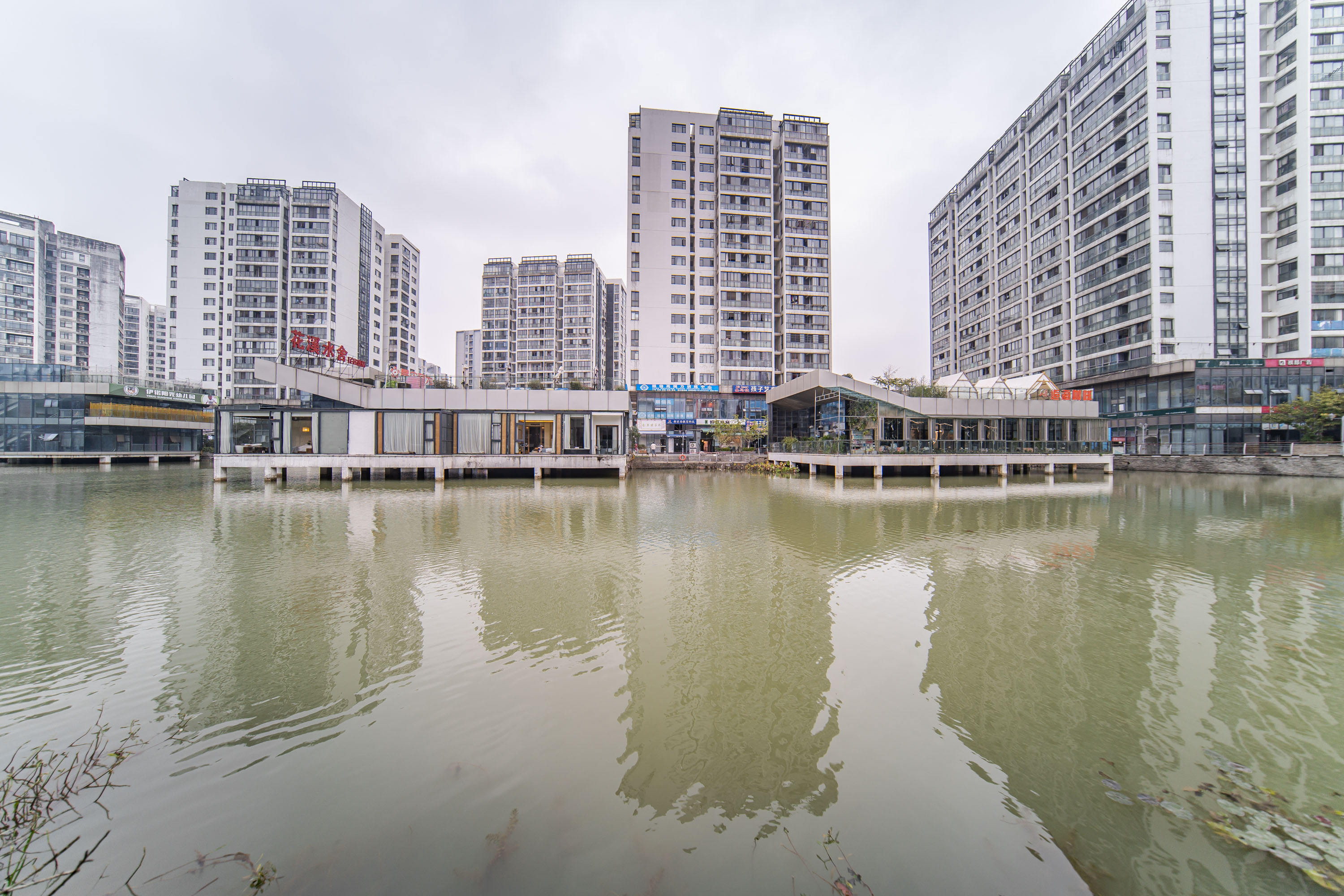 阳光100三期  8室2厅1卫    800.0万 阳光100三期  8室2厅1卫    800.0万其他