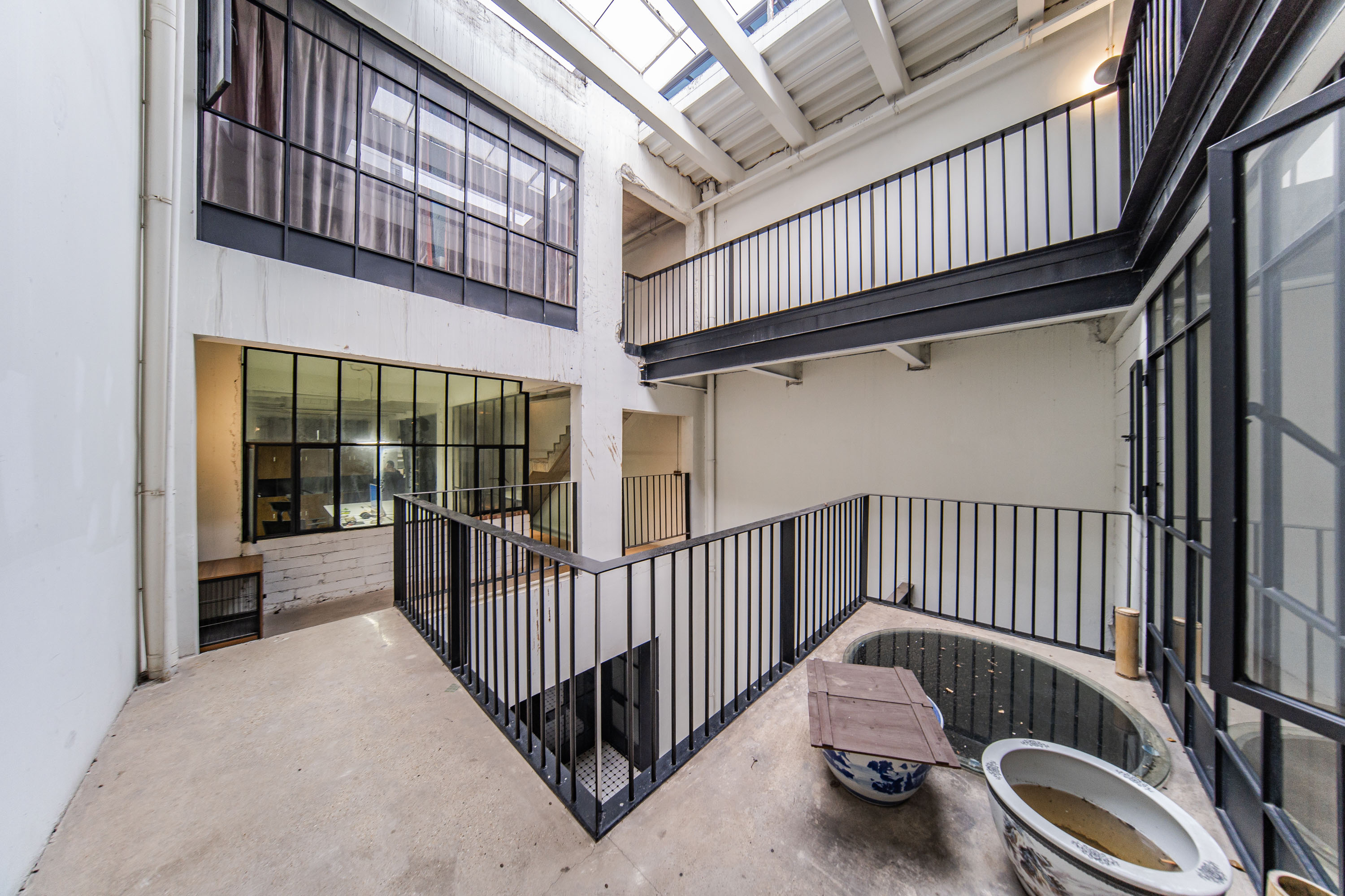 阳光100三期  8室2厅1卫    800.0万 阳光100三期  8室2厅1卫    800.0万其他