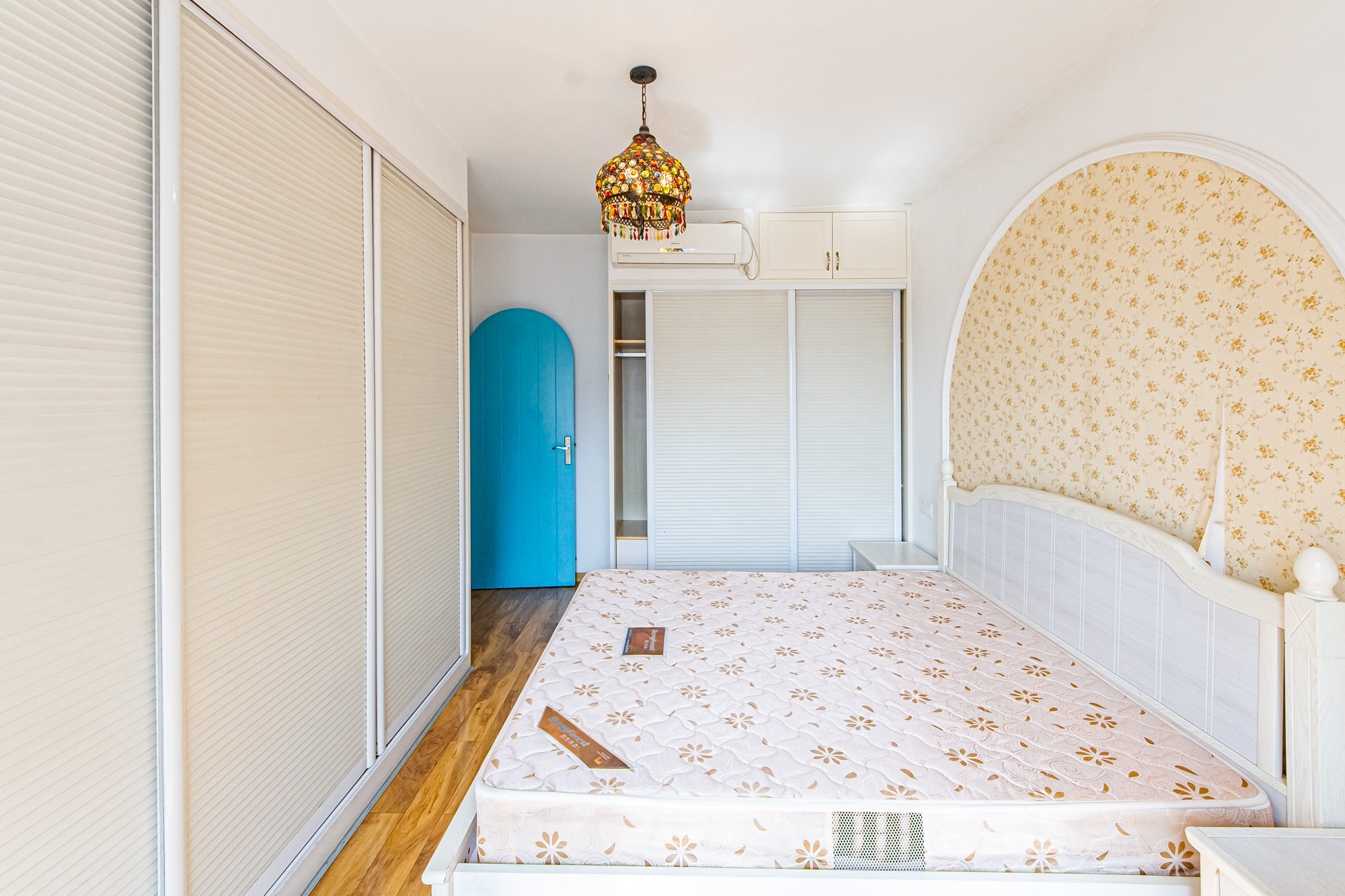 滨江君悦香邸 3室2厅1卫 130.0万 滨江君悦香邸 3室2厅1卫 130.0万卧室