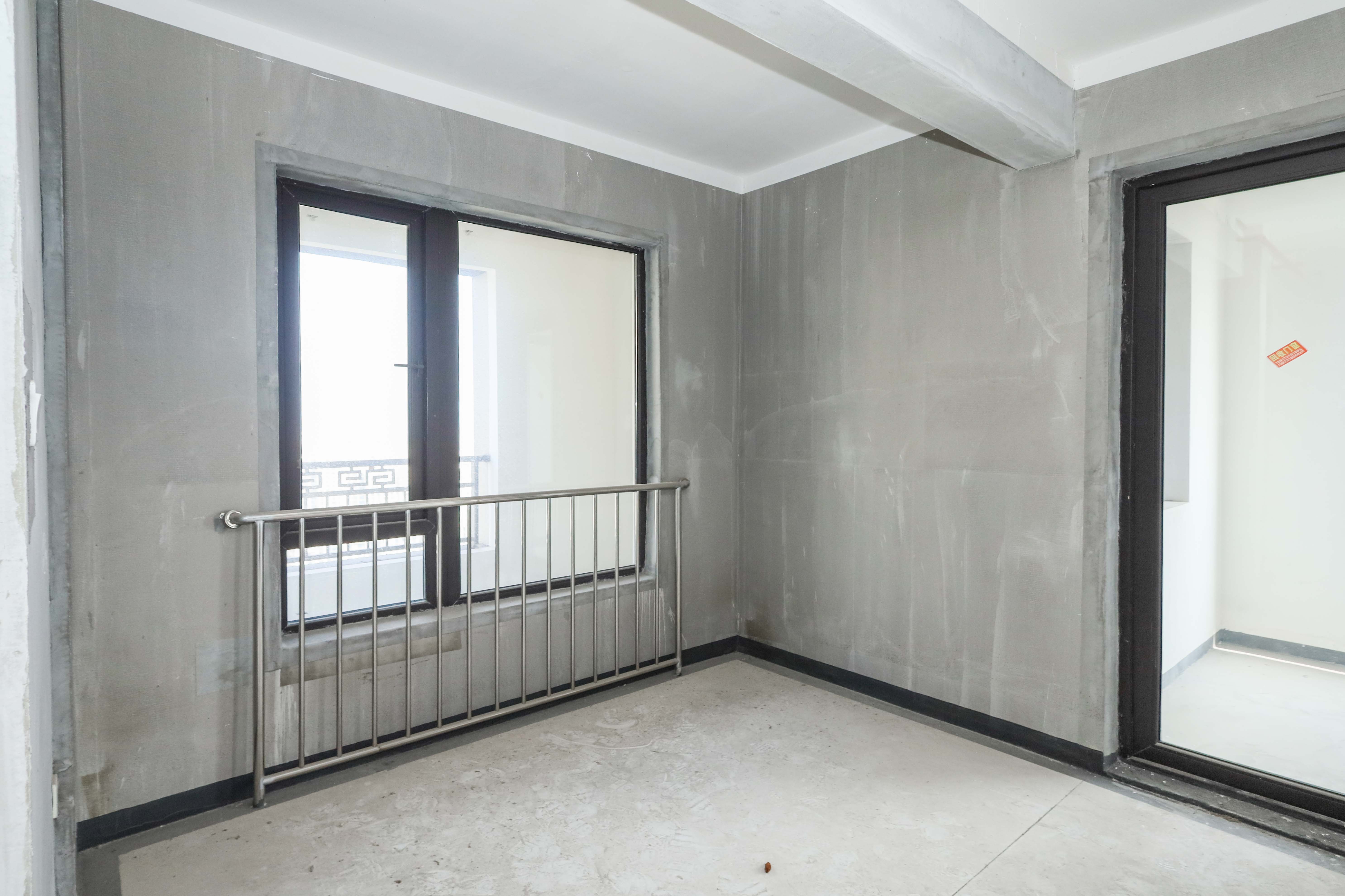 建發(fā)央著  4室2廳2衛(wèi)    273.0萬臥室