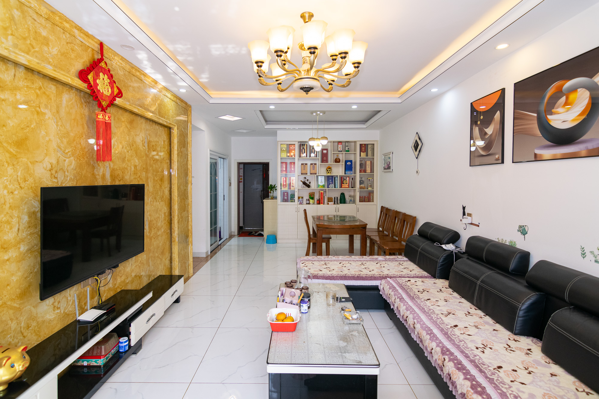 澳海澜庭  3室2厅1卫    73.0万客厅