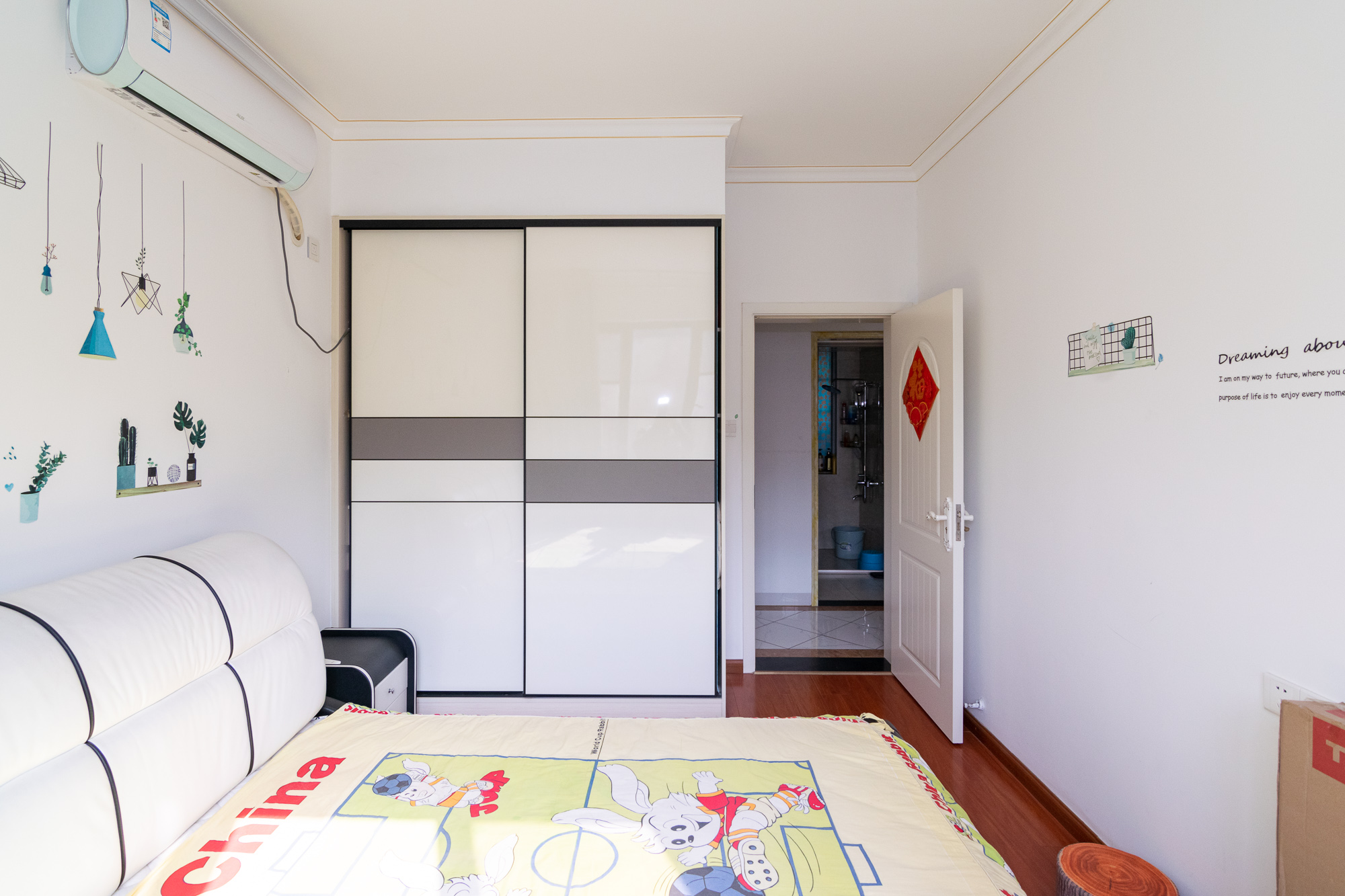 澳海澜庭  3室2厅1卫    73.0万卧室