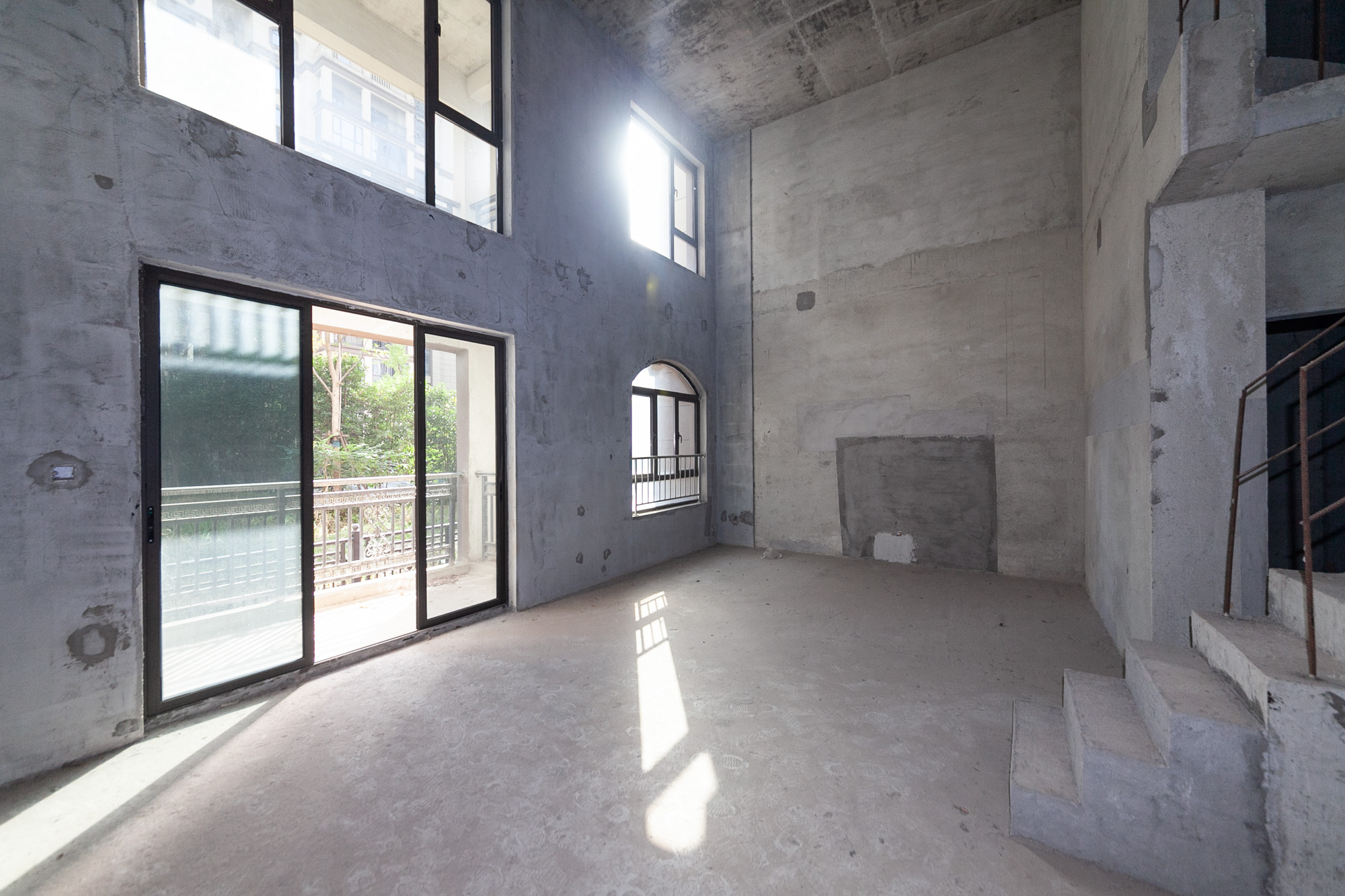 润和滨江府  6室2厅2卫    301.0万 润和滨江府  6室2厅2卫    301.0万客厅