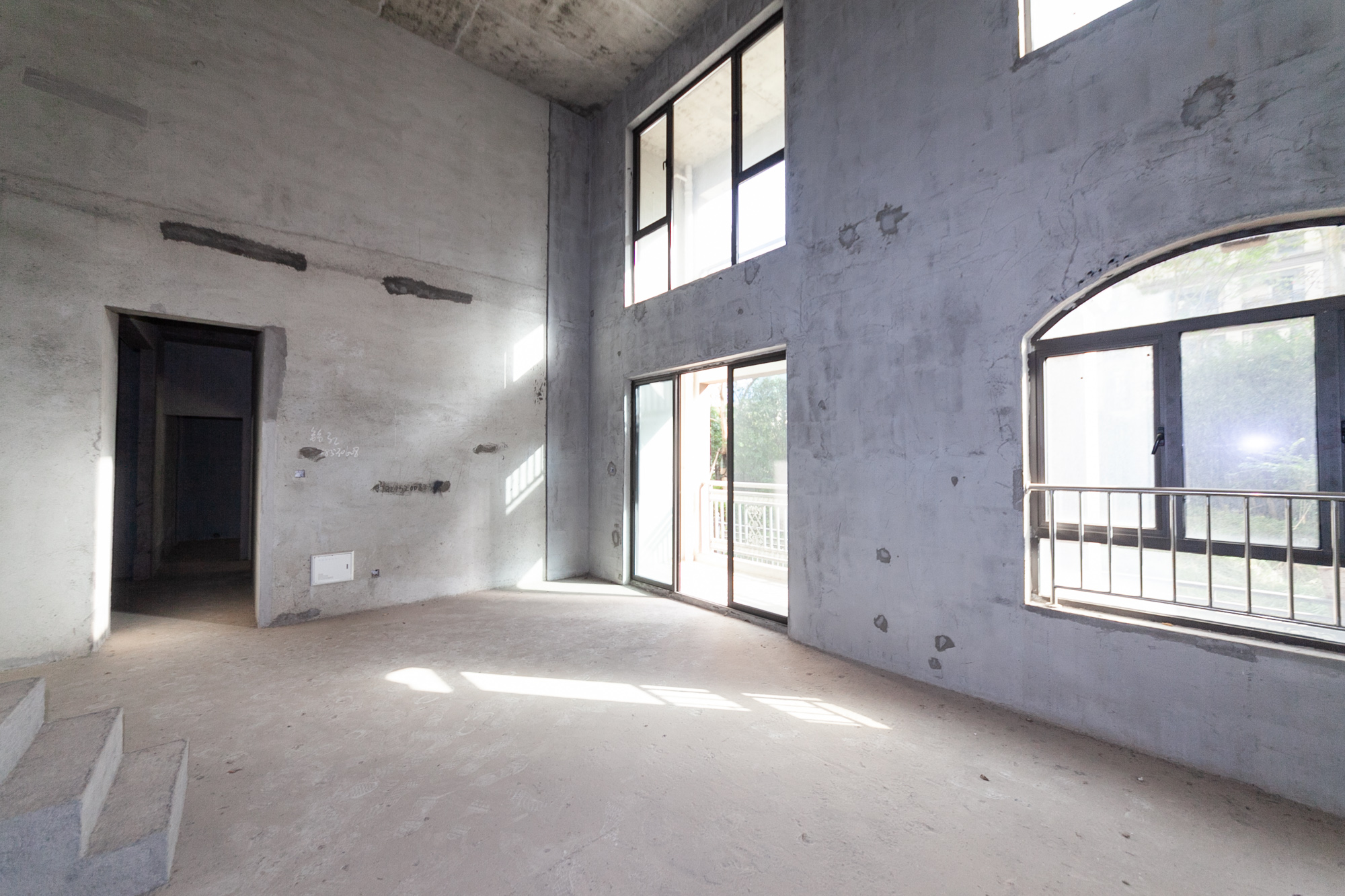 润和滨江府  6室2厅2卫    301.0万 润和滨江府  6室2厅2卫    301.0万客厅