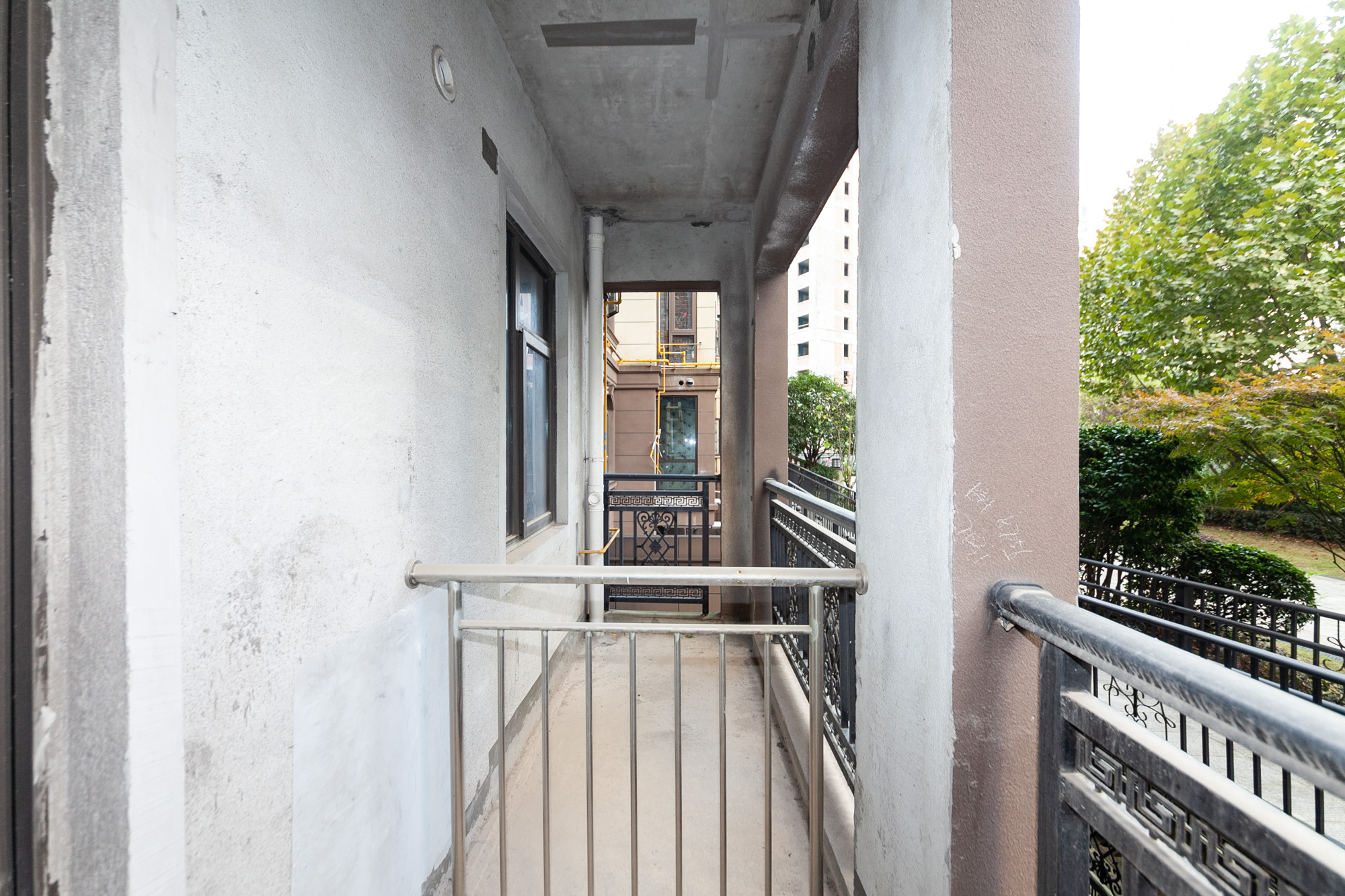 润和滨江府  6室2厅2卫    301.0万 润和滨江府  6室2厅2卫    301.0万阳台