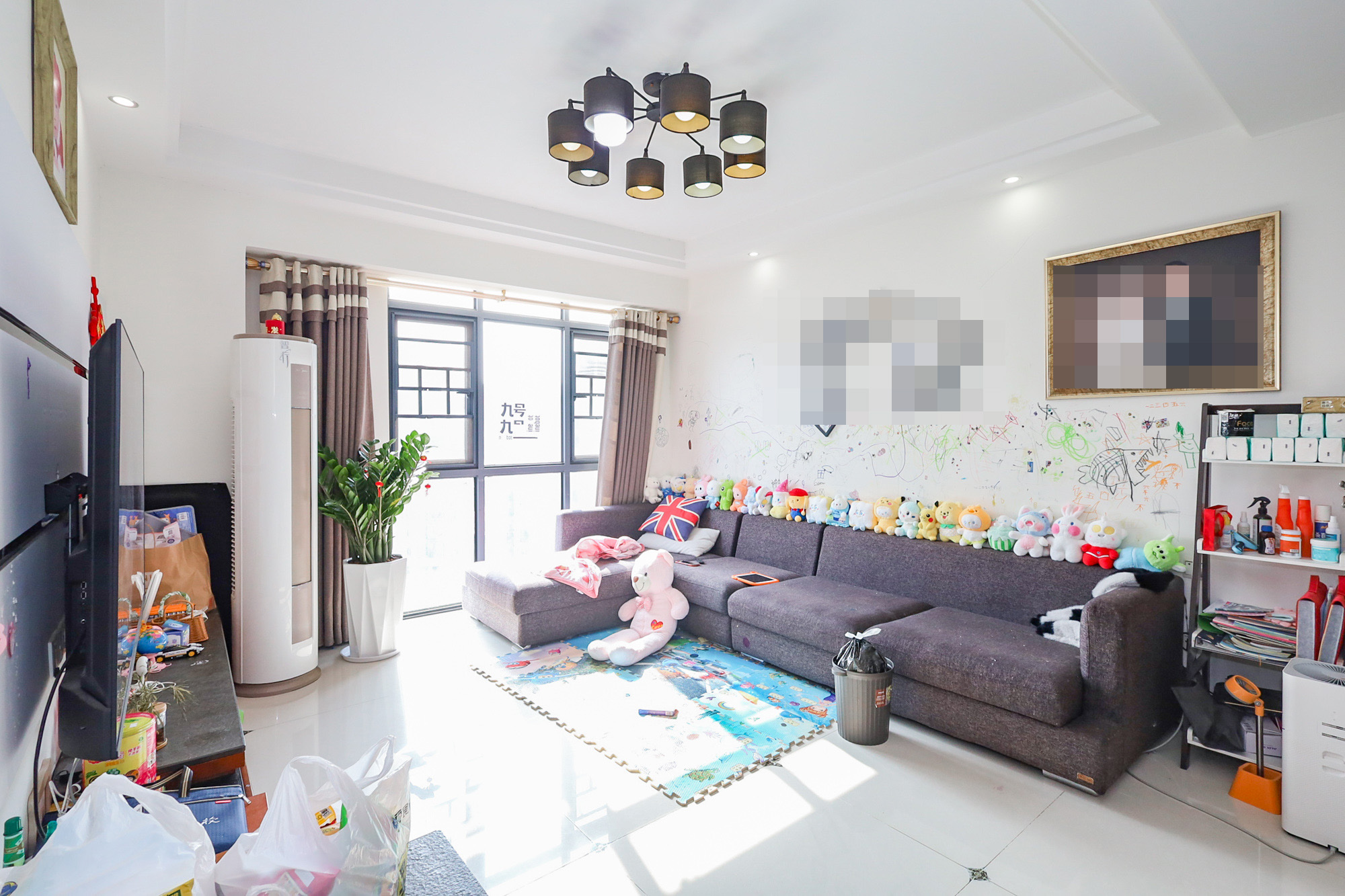 兰亭都荟(璟峰苑) 3室2厅1卫 92.0万 兰亭都荟(璟峰苑) 3室2厅1卫 92.0万客厅