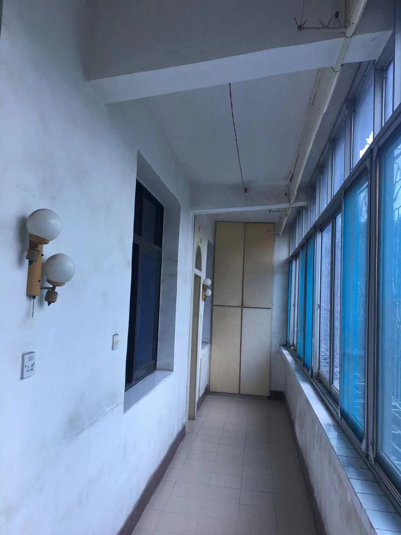 娄底市电子研究所  3室2厅2卫   52.00万室内图