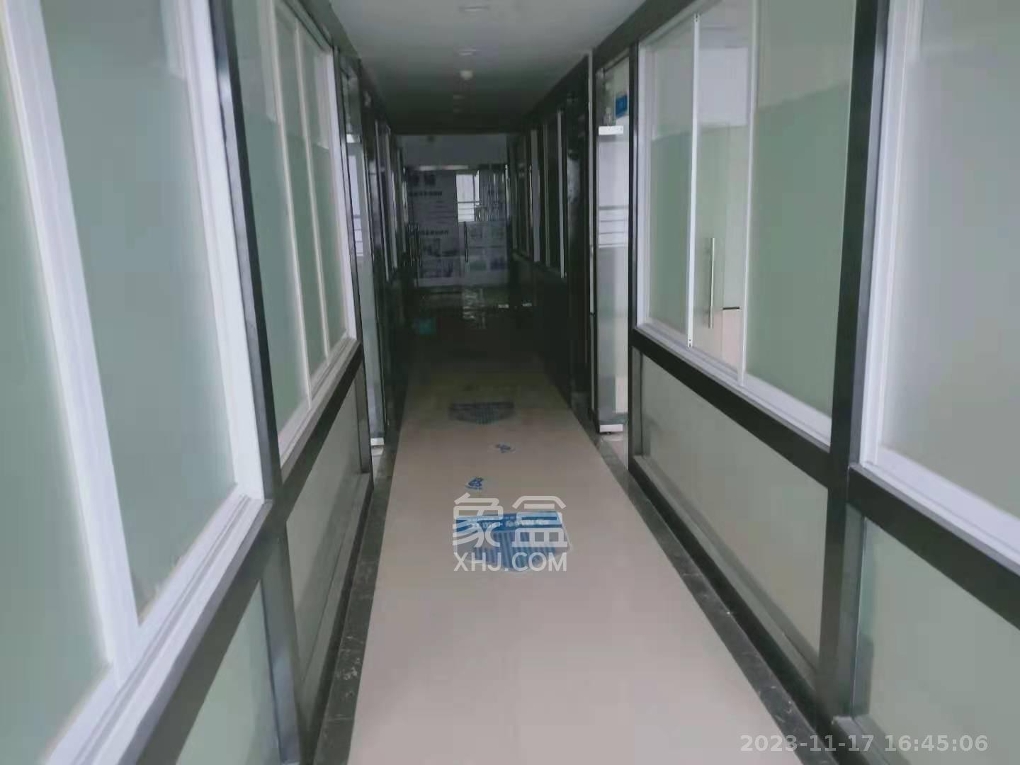 蓝色地标  4室1厅0卫    5000.0元/月室内图