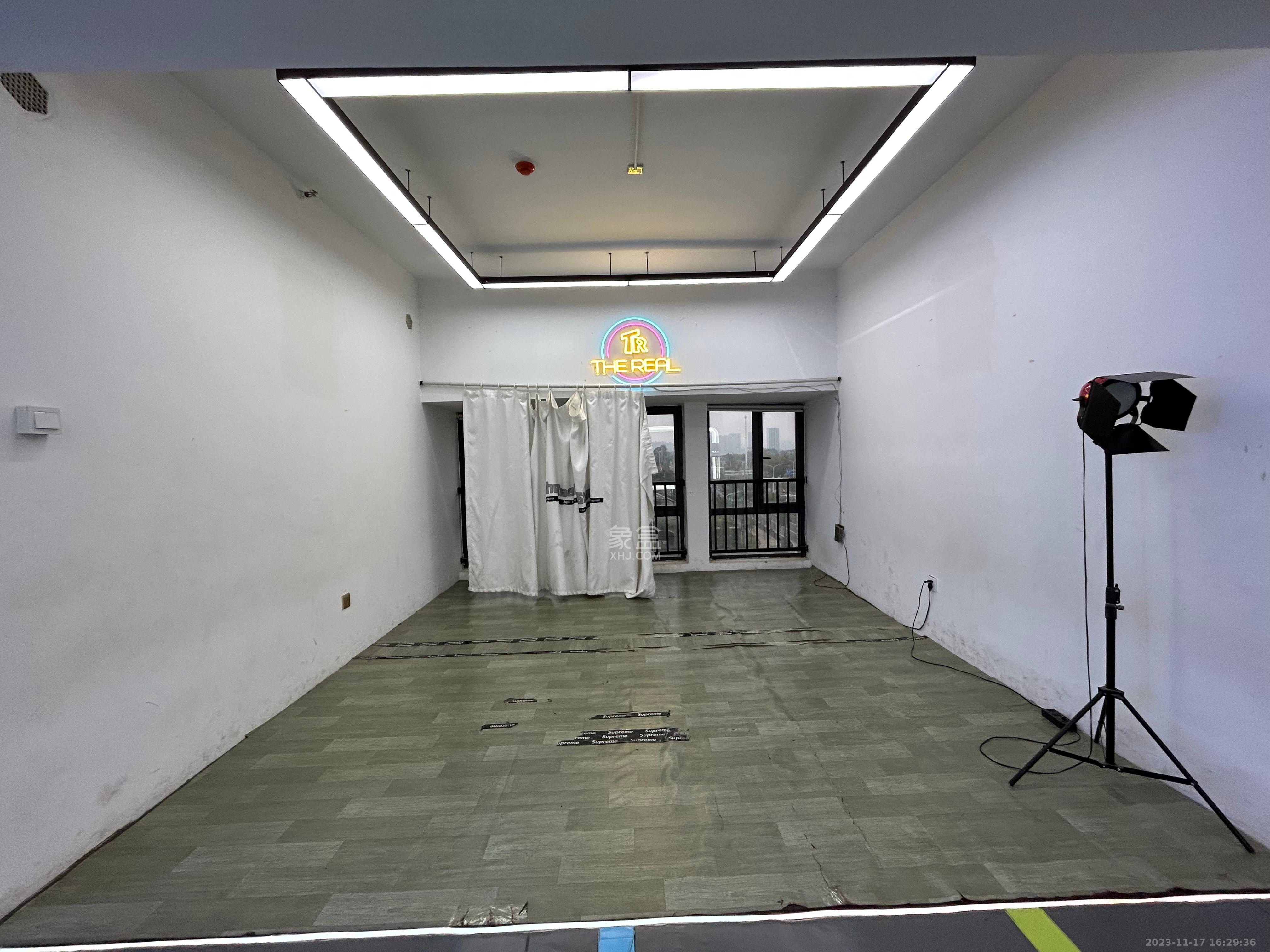 中建芙蓉嘉苑  1室1厅1卫   2700.00元/月室内图