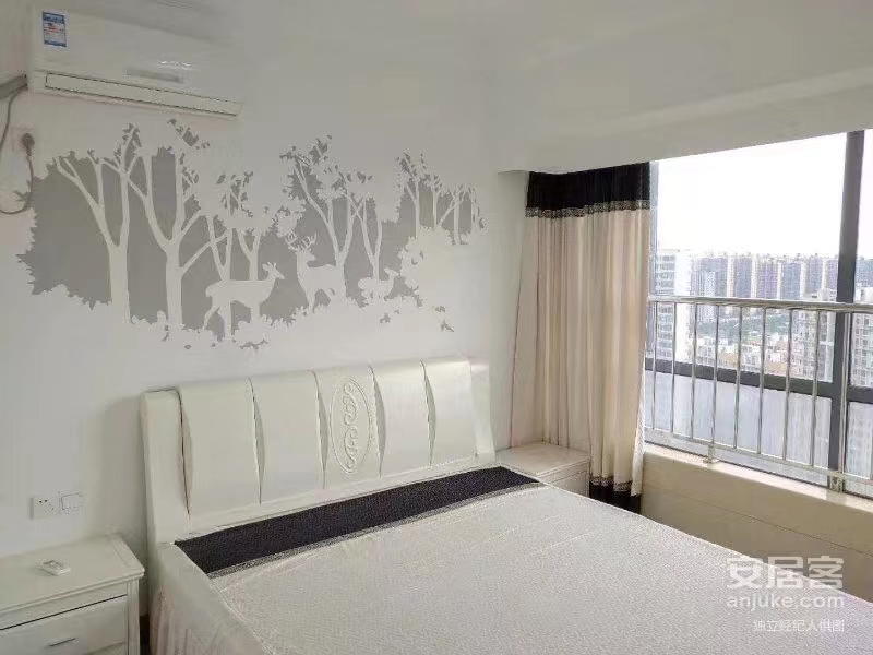 珠江愉景新城  3室2厅2卫   1800.00元/月室内图