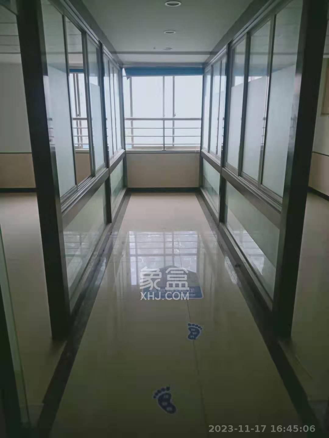 蓝色地标  4室1厅0卫    5000.0元/月室内图