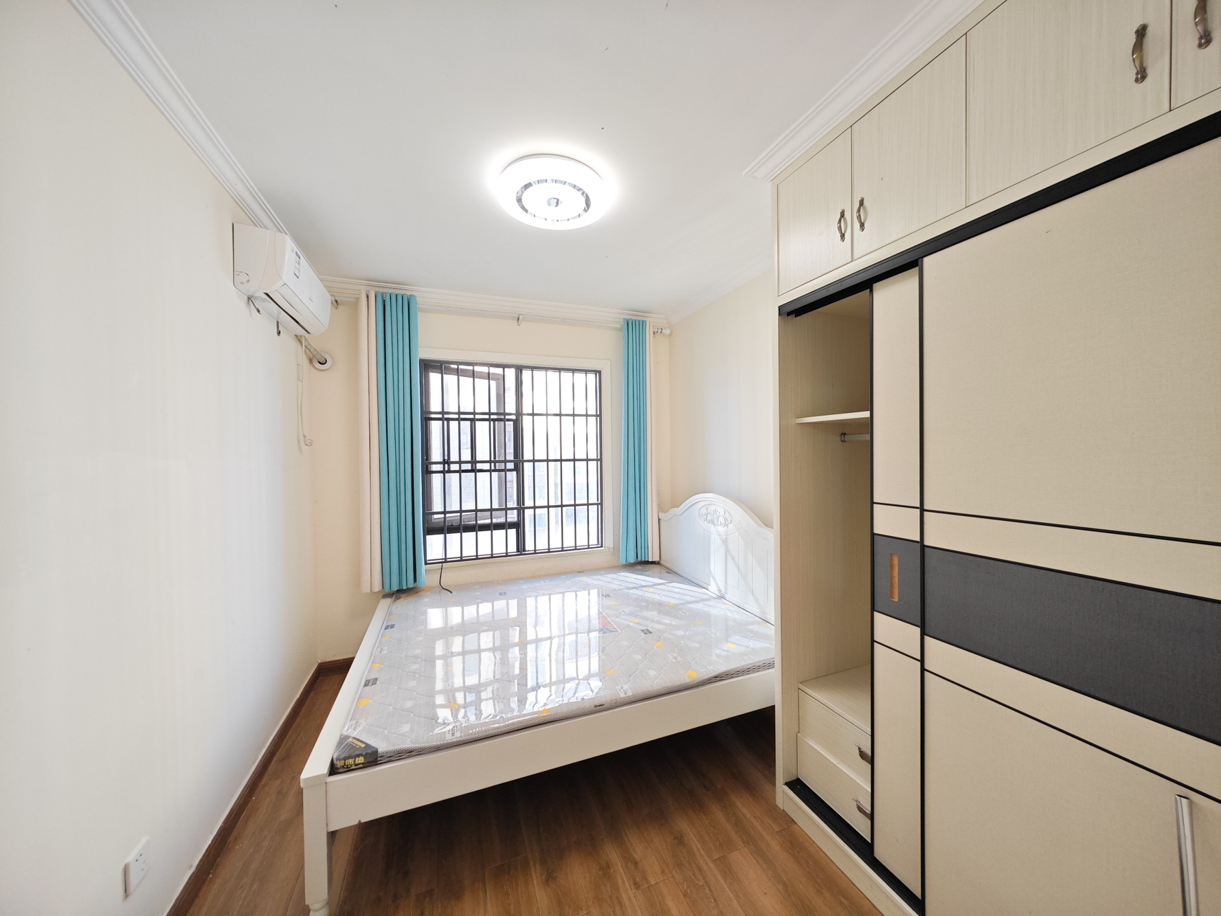 保利城(中航城国际社区、郡原美村) 3室2厅2卫 85.0万 保利城(中航城国际社区、郡原美村) 3室2厅2卫 85.0万卧室