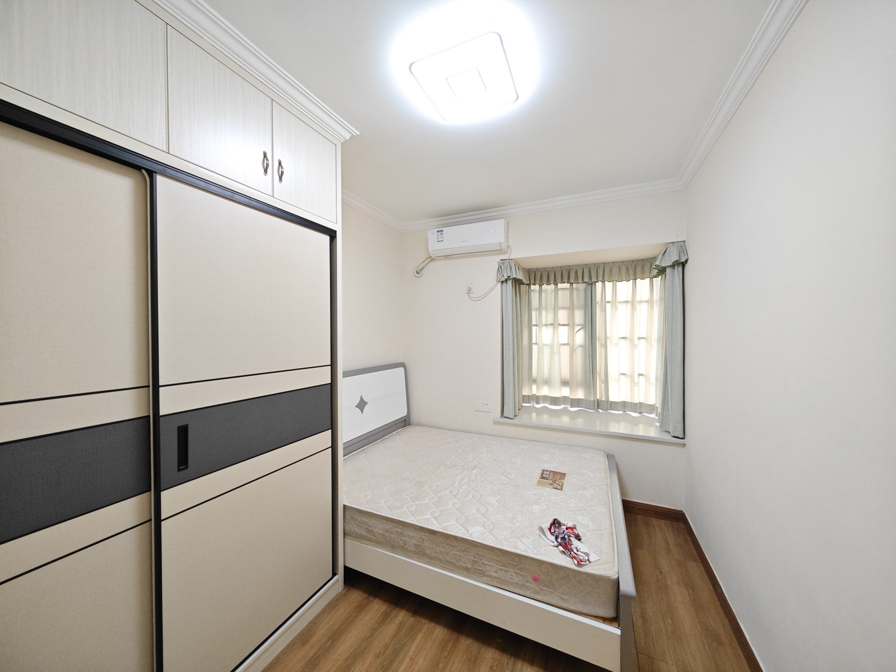 保利城(中航城国际社区、郡原美村) 3室2厅2卫 85.0万 保利城(中航城国际社区、郡原美村) 3室2厅2卫 85.0万卧室