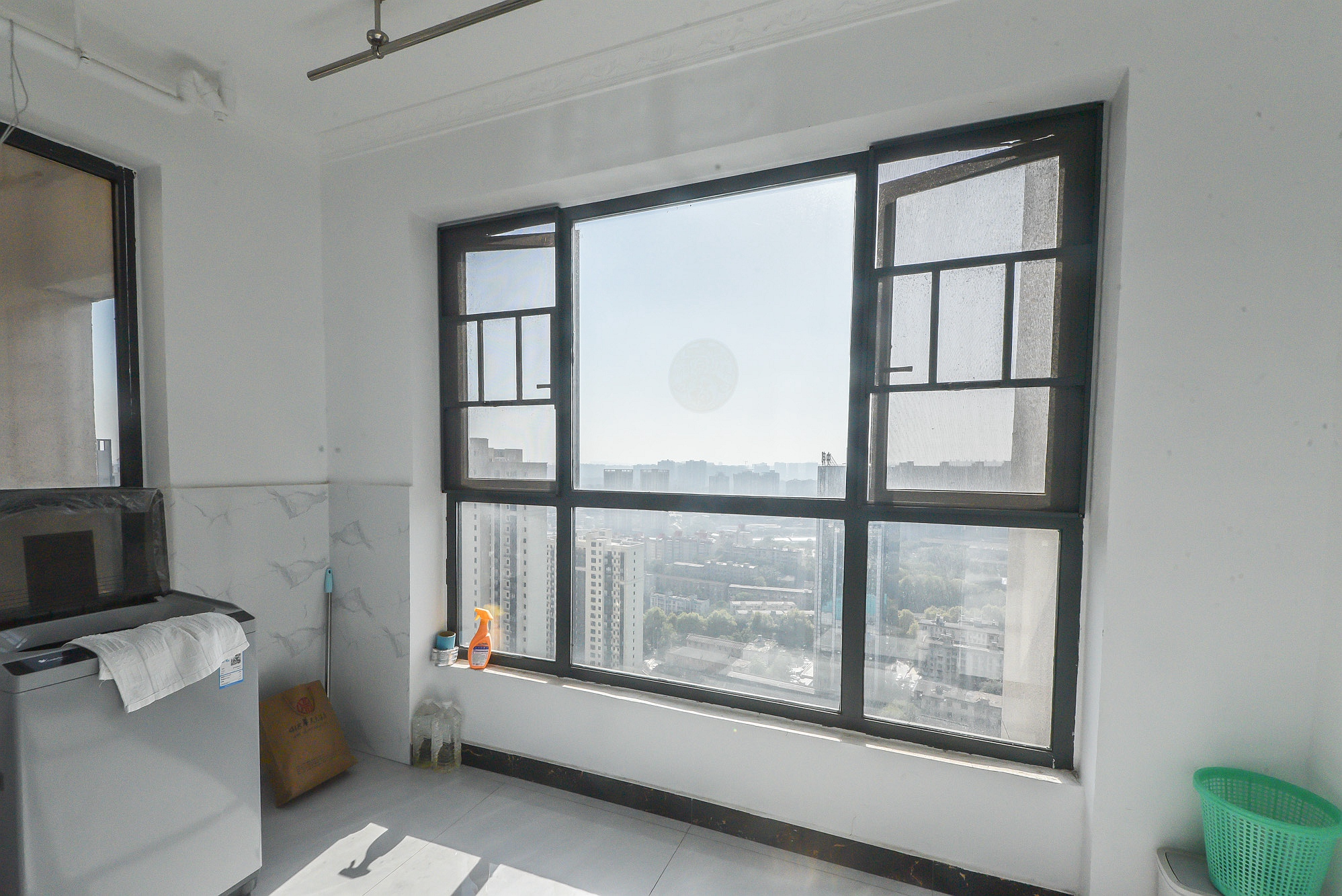 建发中央悦府  3室2厅2卫   133.00万阳台