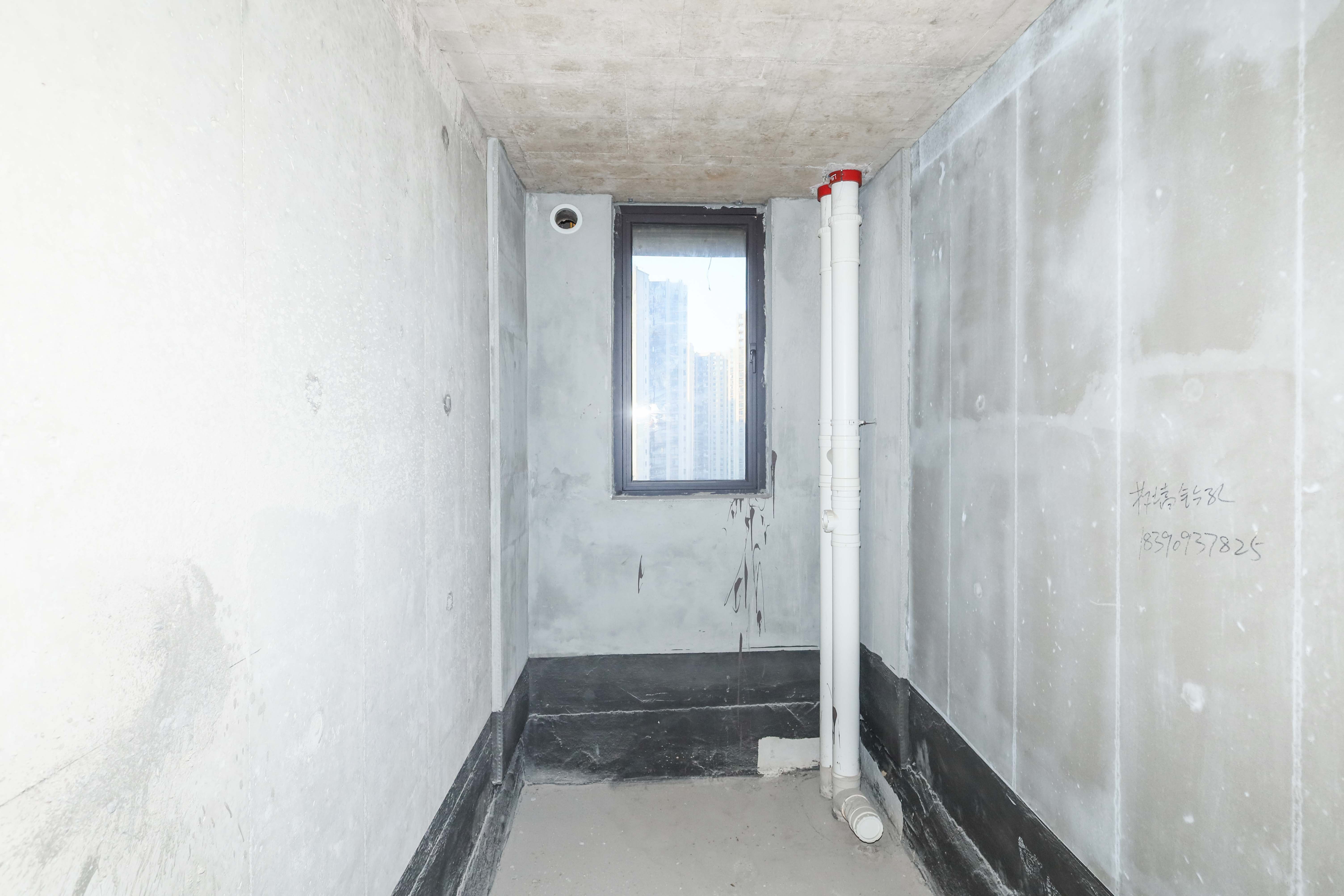 建发央著  4室2厅2卫   308.00万卫生间