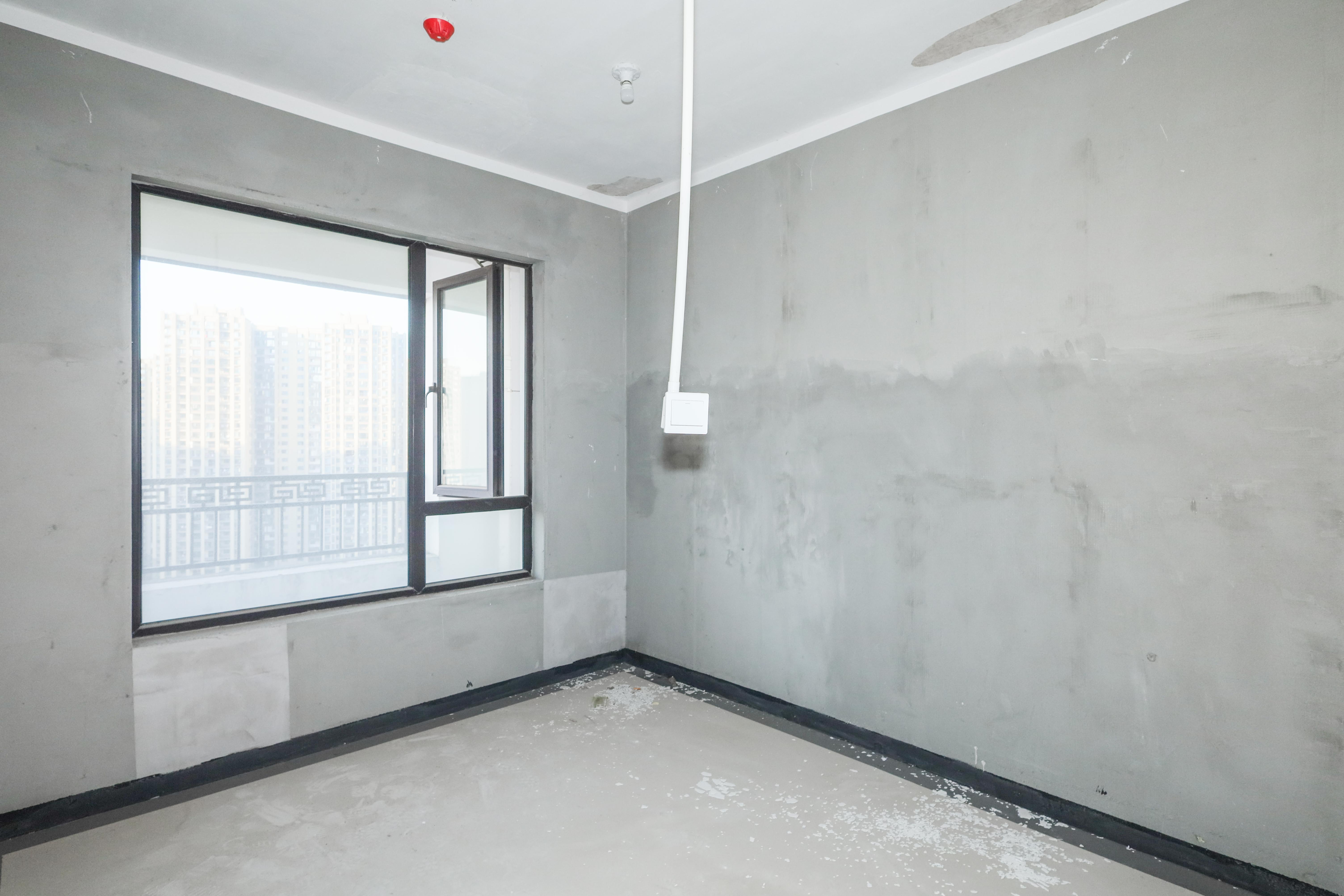 建发央著  4室2厅2卫   308.00万卧室