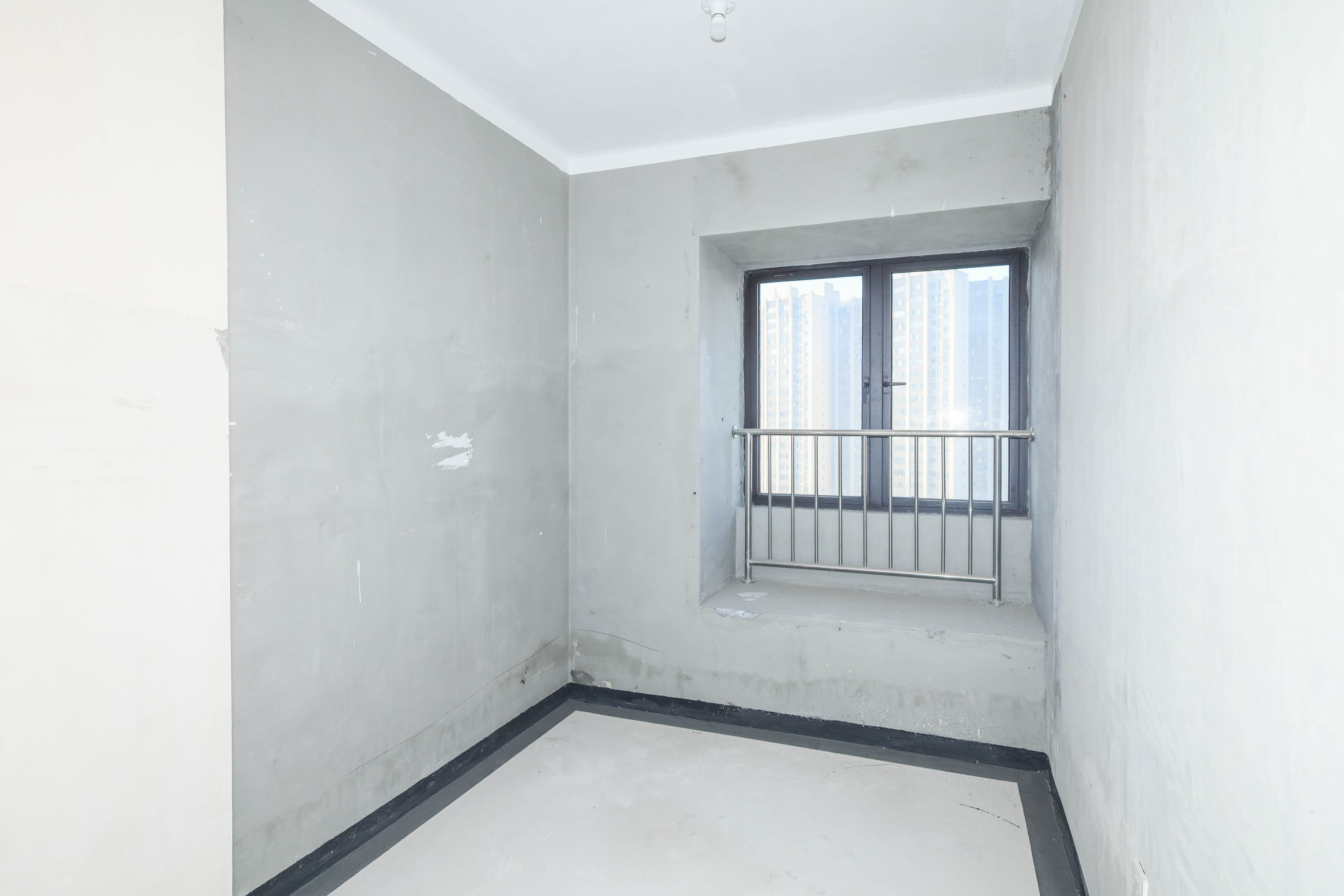 建发央著  4室2厅2卫   308.00万卧室