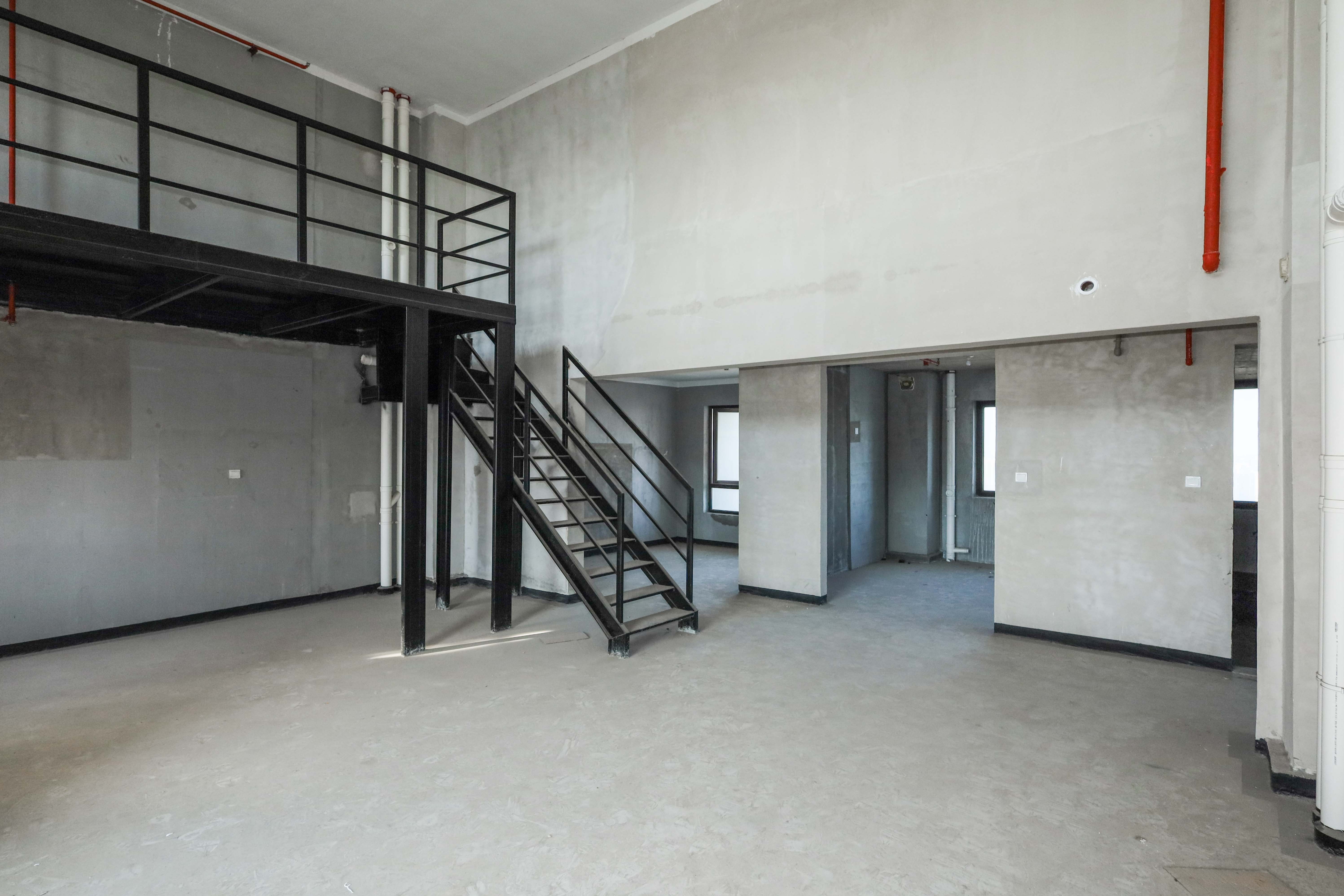 建发央著  4室2厅2卫   280.00万客厅