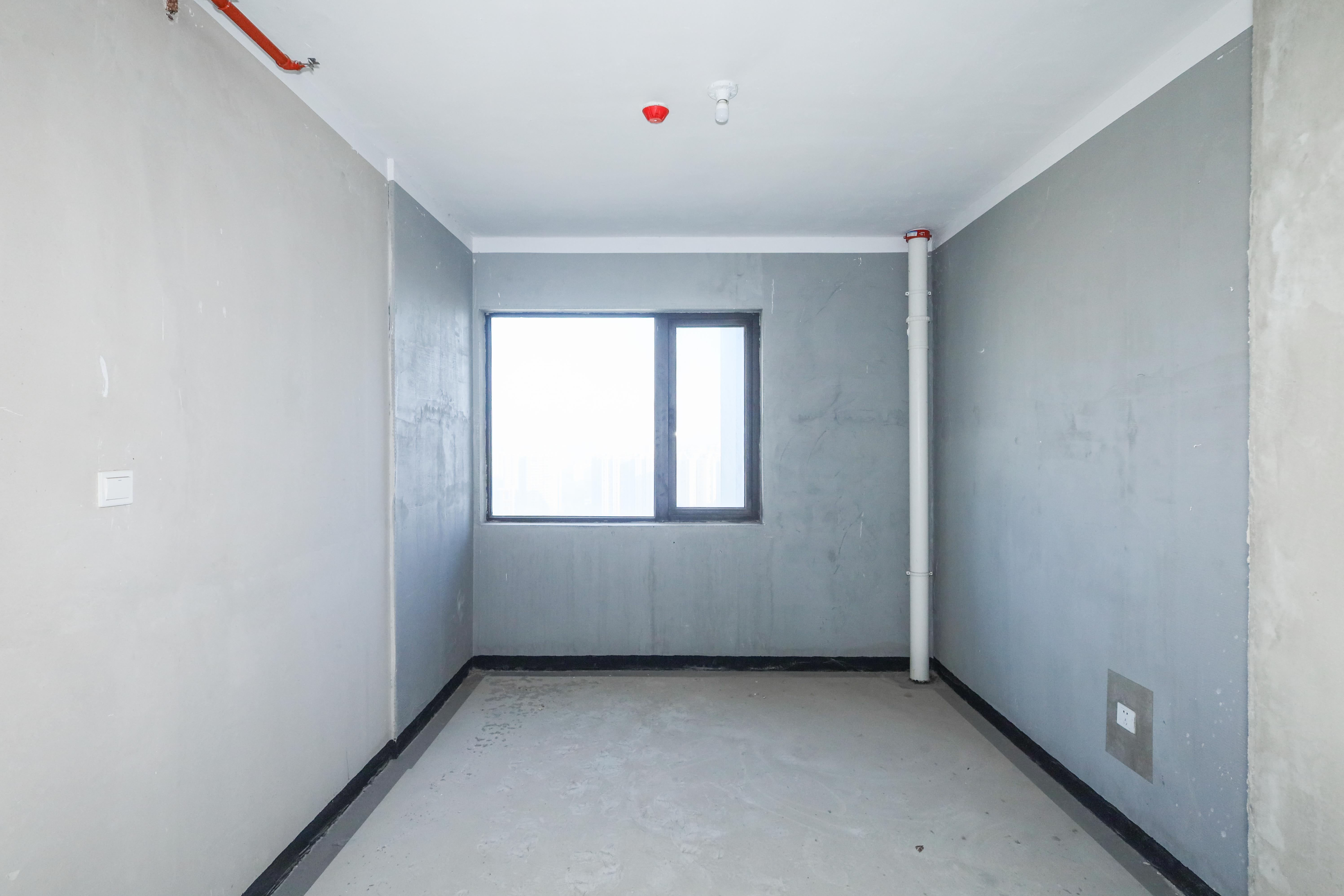 建发央著  4室2厅2卫   280.00万卧室