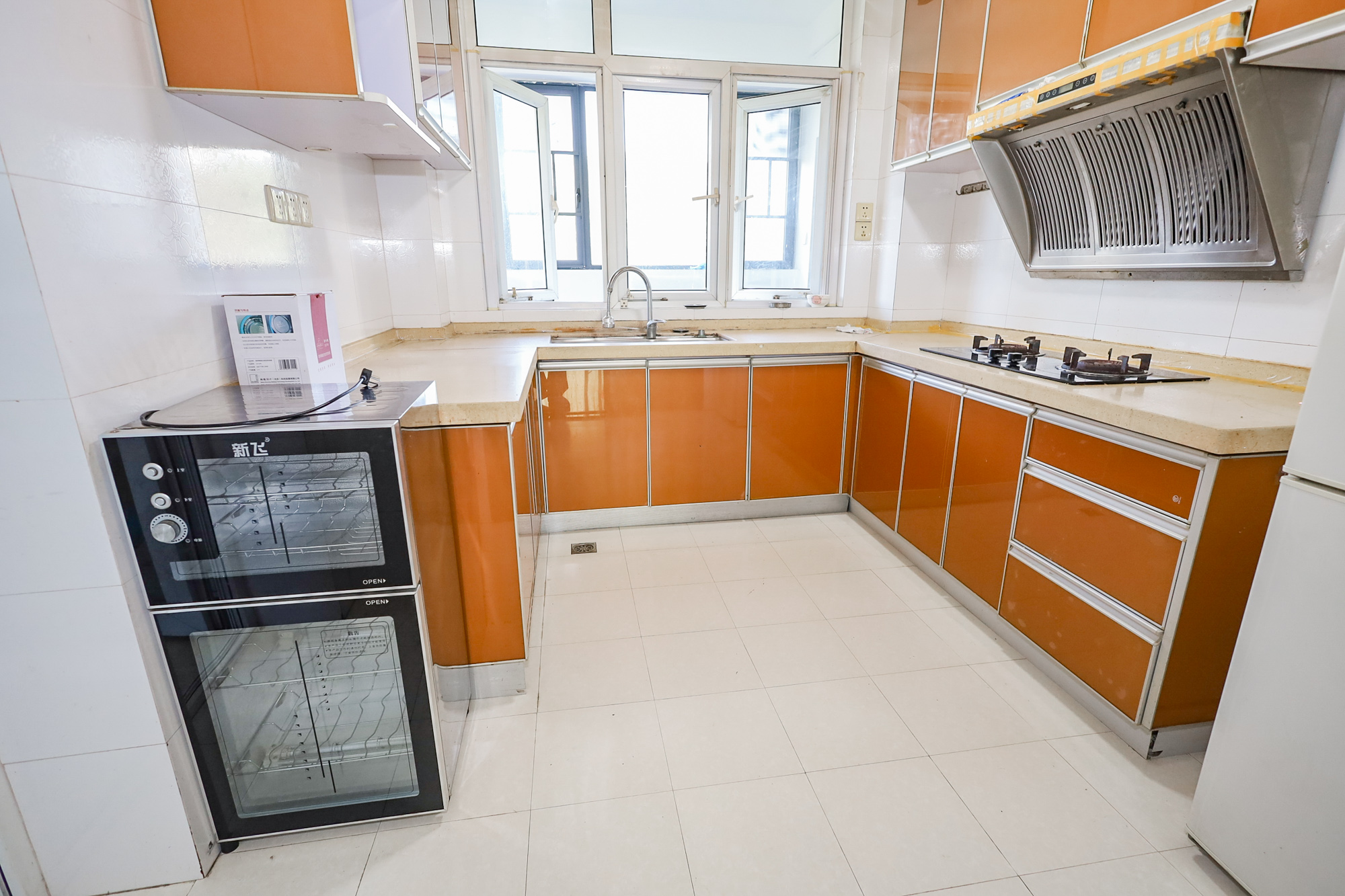 八方小区A区 3室2厅2卫 370.0万 八方小区A区 3室2厅2卫 370.0万厨房