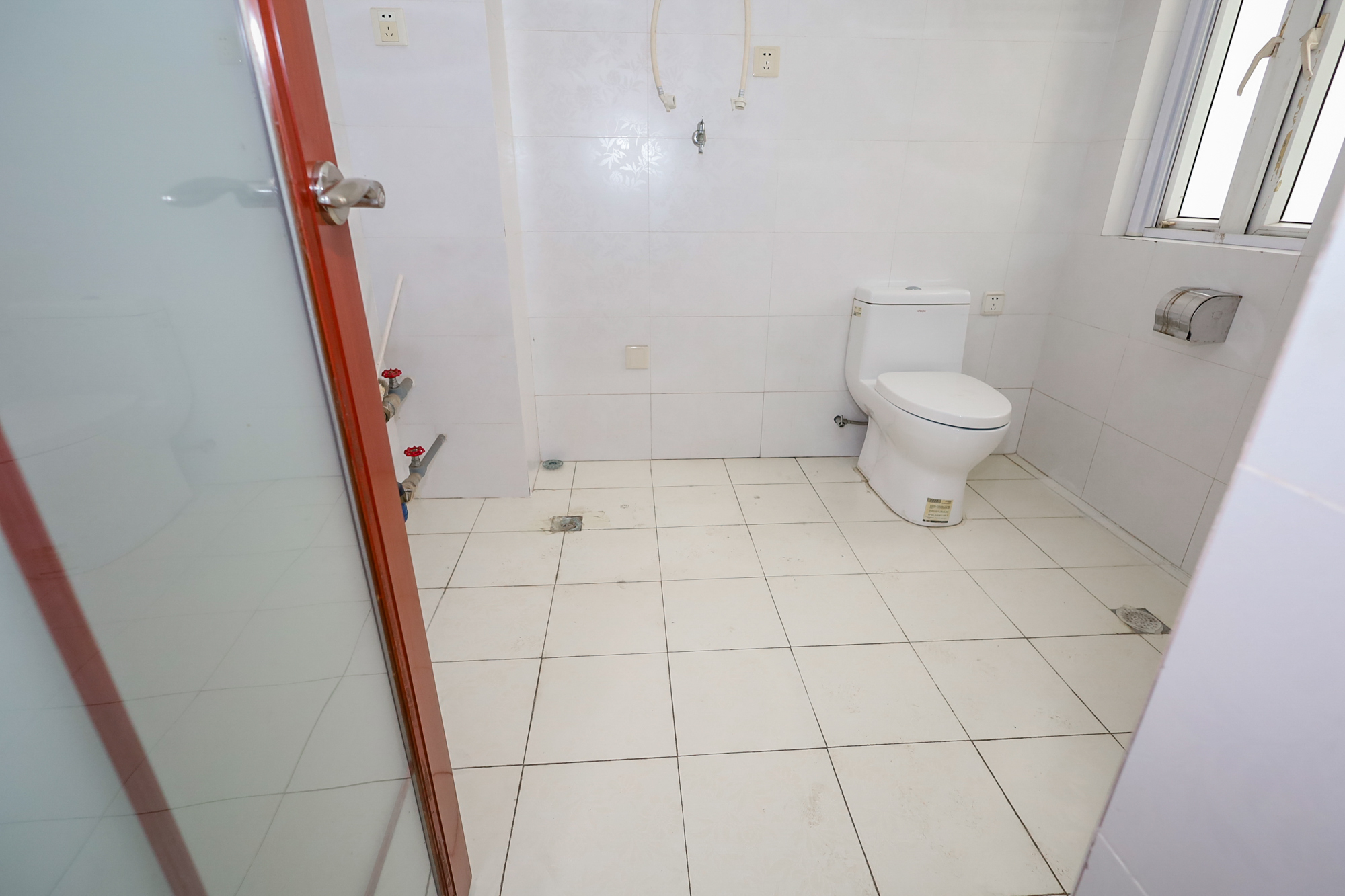 八方小区A区 3室2厅2卫 370.0万 八方小区A区 3室2厅2卫 370.0万卫生间