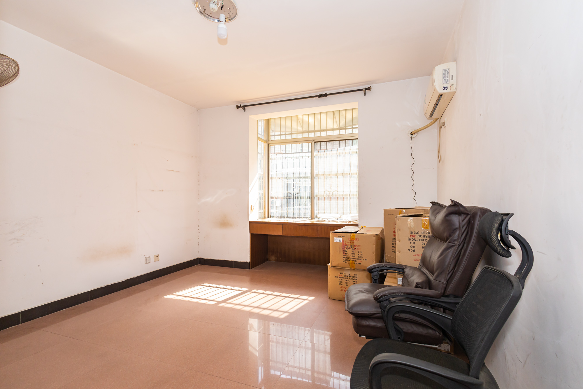 星沙汽配城(大塘村农机市场) 2室2厅1卫 30.0万 星沙汽配城(大塘村农机市场) 2室2厅1卫 30.0万卧室