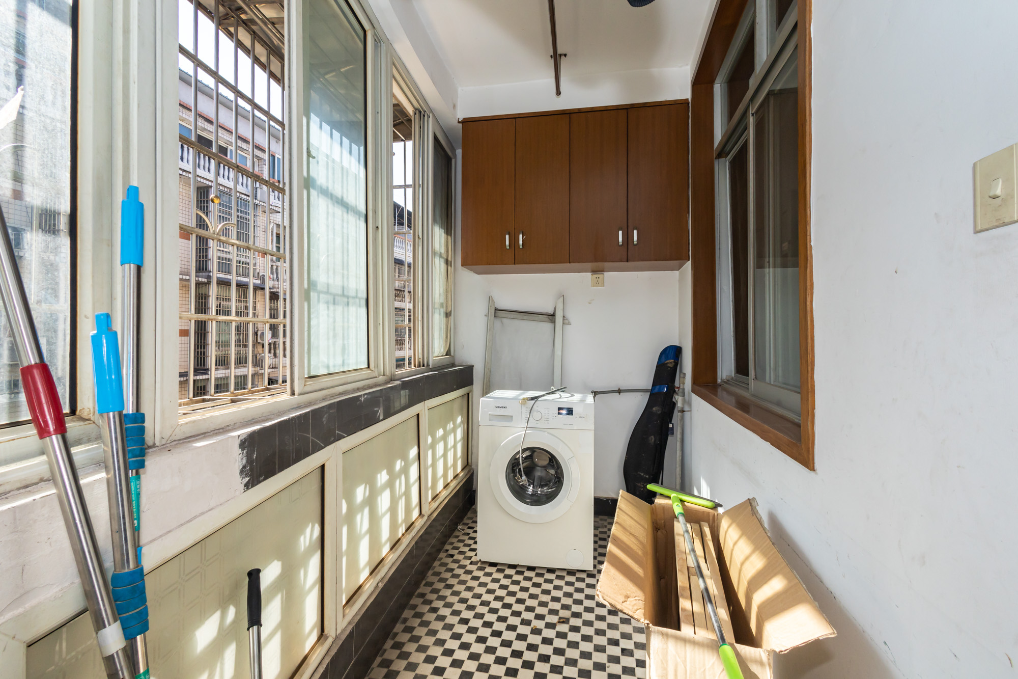 星沙汽配城(大塘村农机市场) 2室2厅1卫 30.0万 星沙汽配城(大塘村农机市场) 2室2厅1卫 30.0万阳台