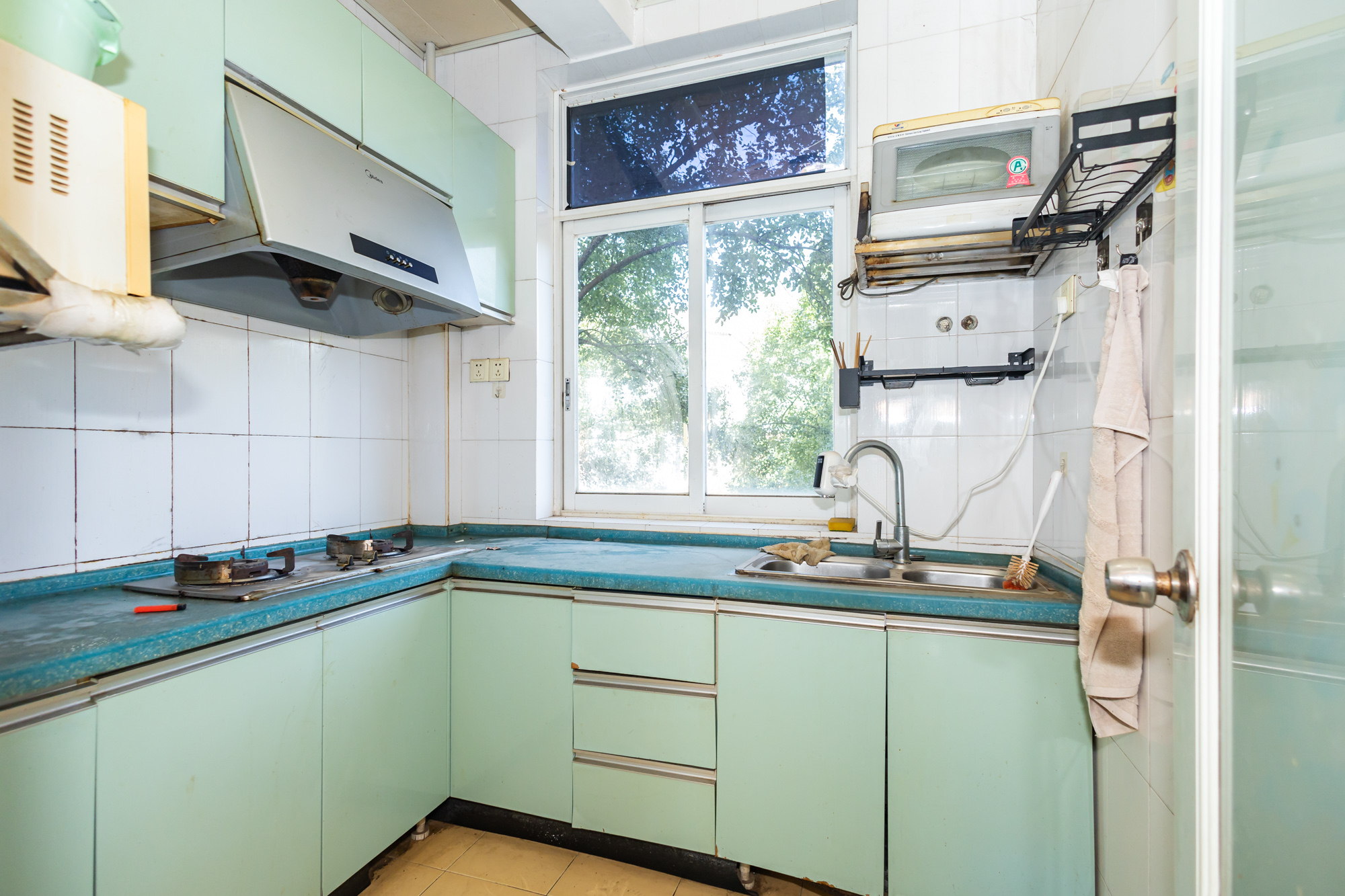 山水人家一二期 3室2厅2卫 59.6万 山水人家一二期 3室2厅2卫 59.6万厨房