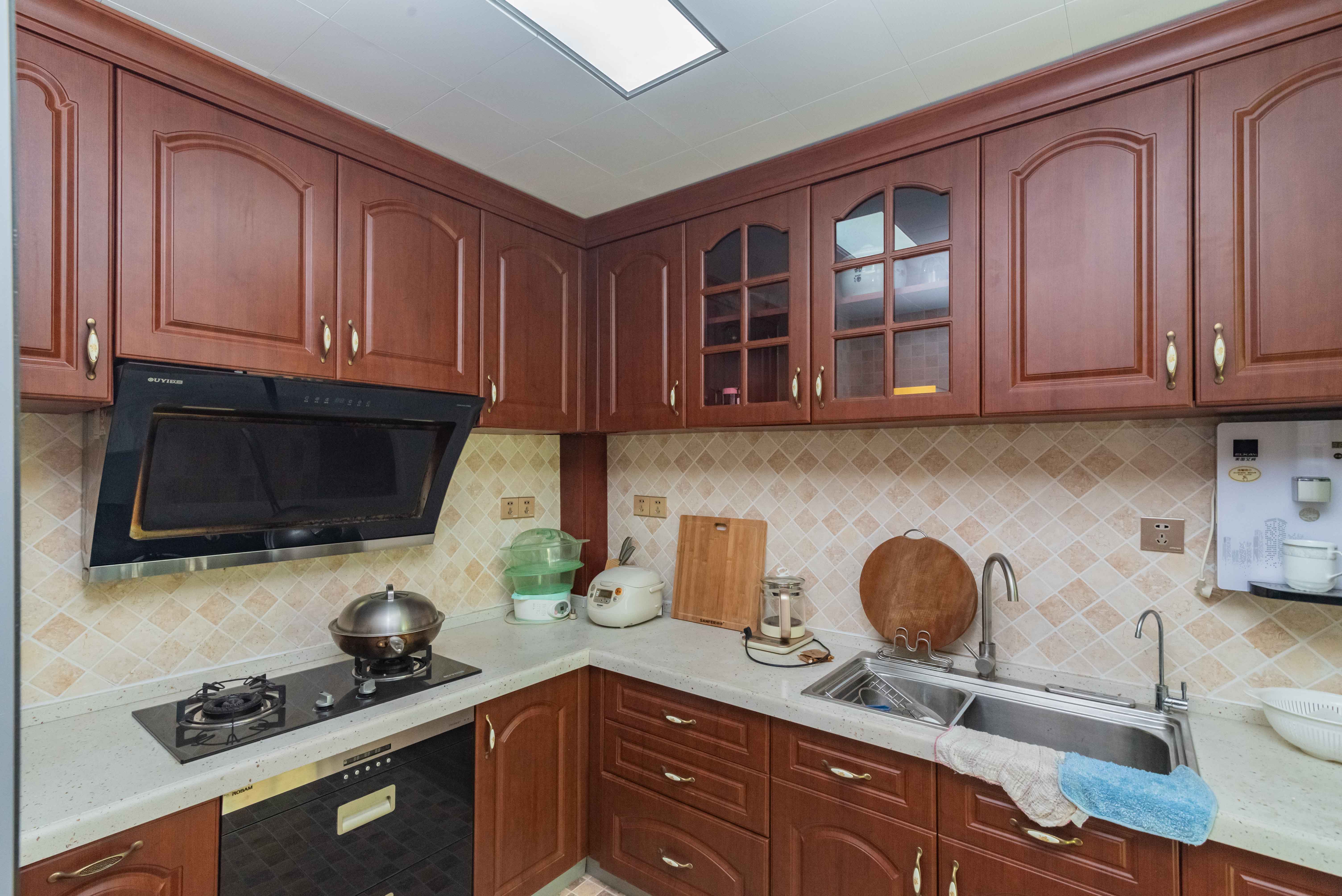 恒大雅苑 3室2厅1卫 139.8万 恒大雅苑 3室2厅1卫 139.8万厨房