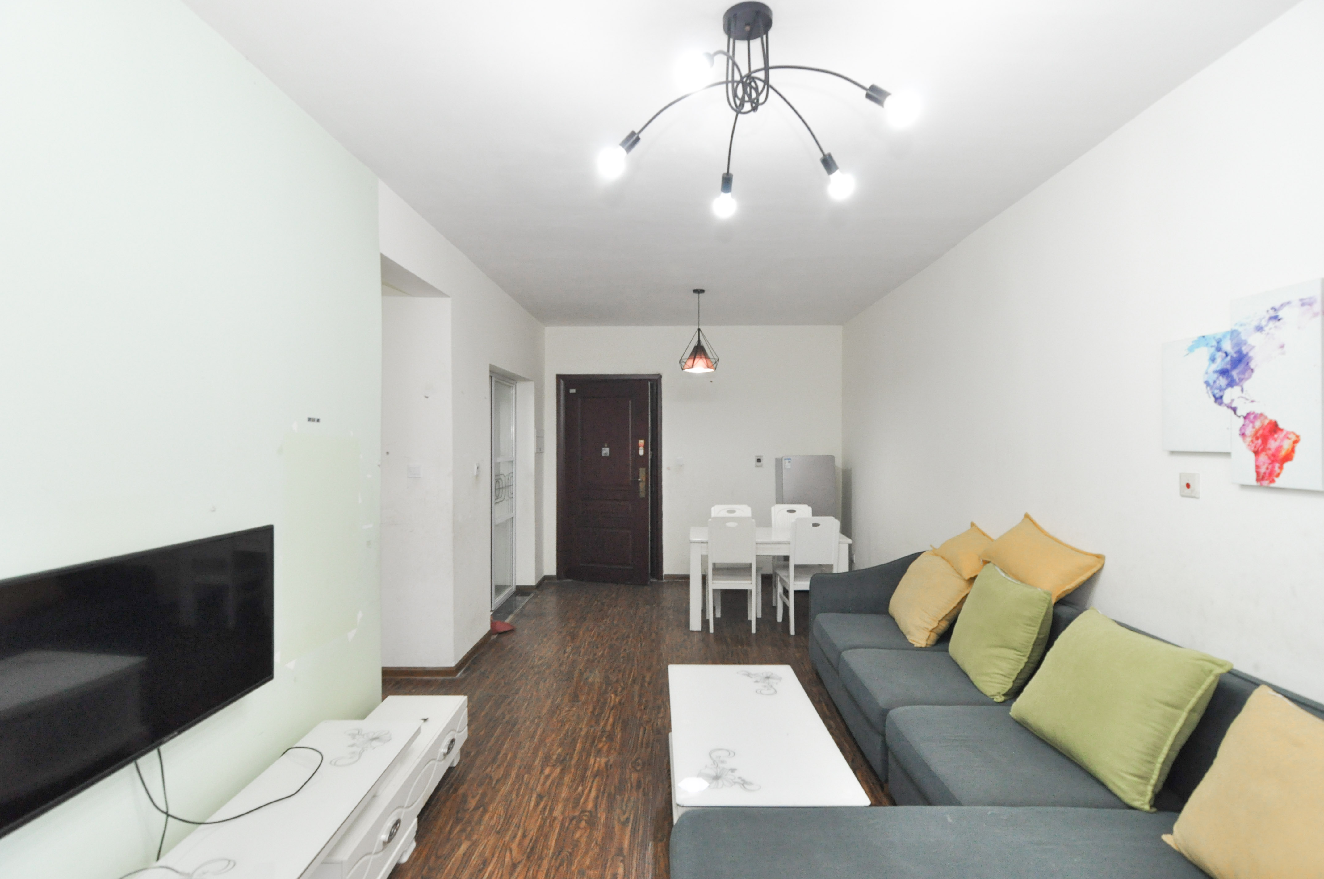 梅溪湖金茂悦（金悦雅苑）  3室2厅2卫    130.0万客厅