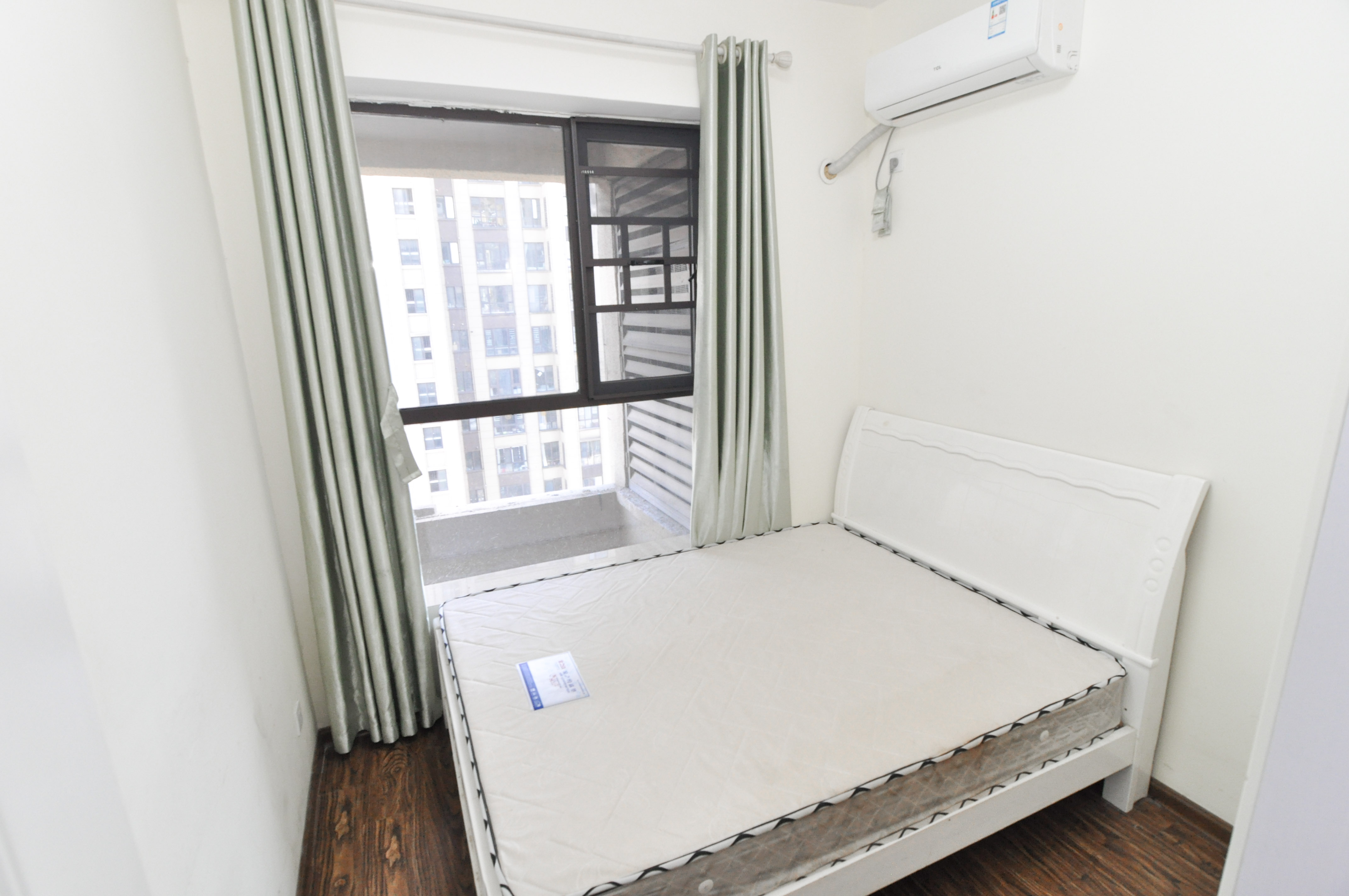 梅溪湖金茂悦（金悦雅苑）  3室2厅2卫    130.0万卧室