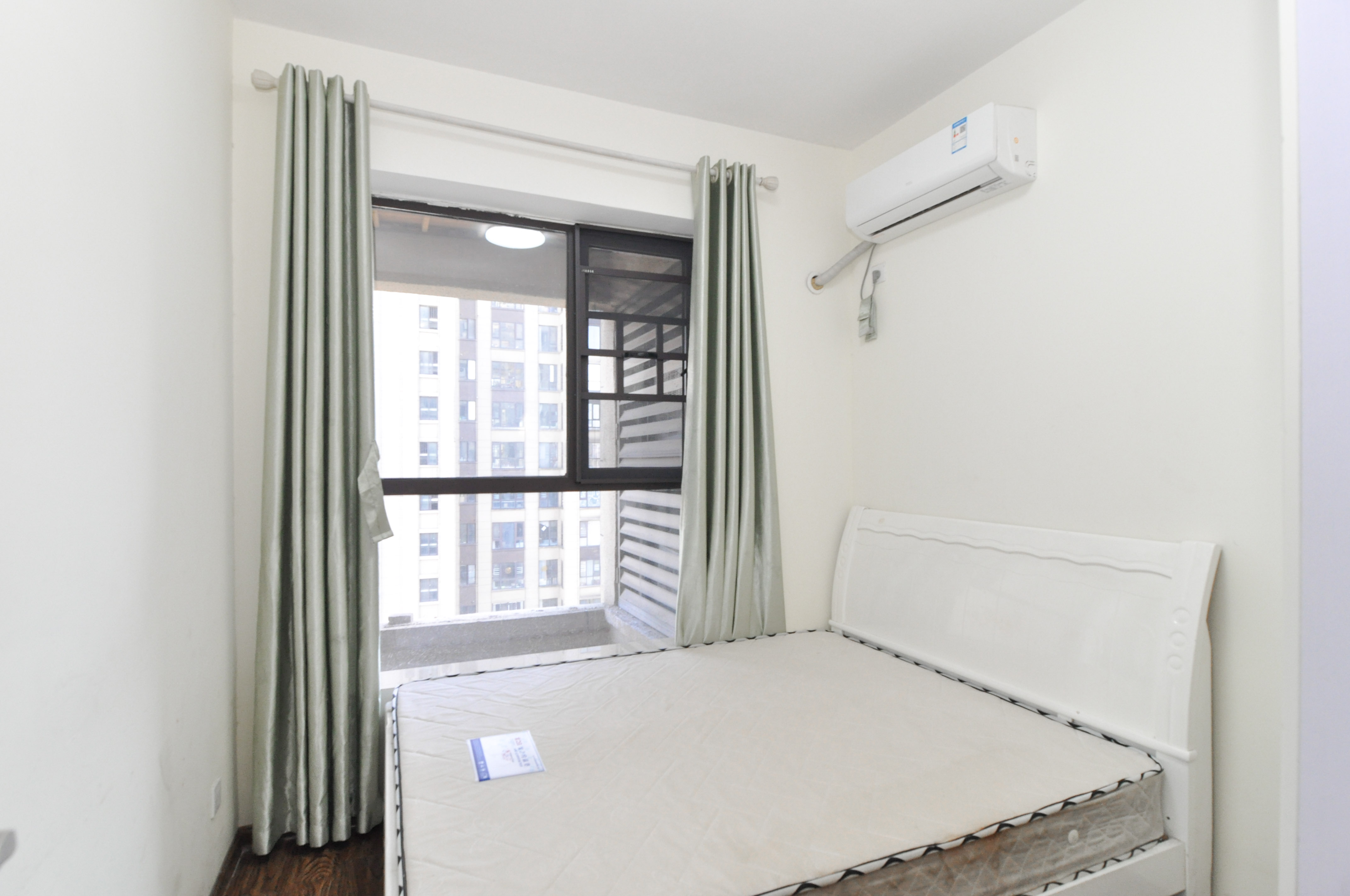 梅溪湖金茂悦（金悦雅苑）  3室2厅2卫    130.0万卧室