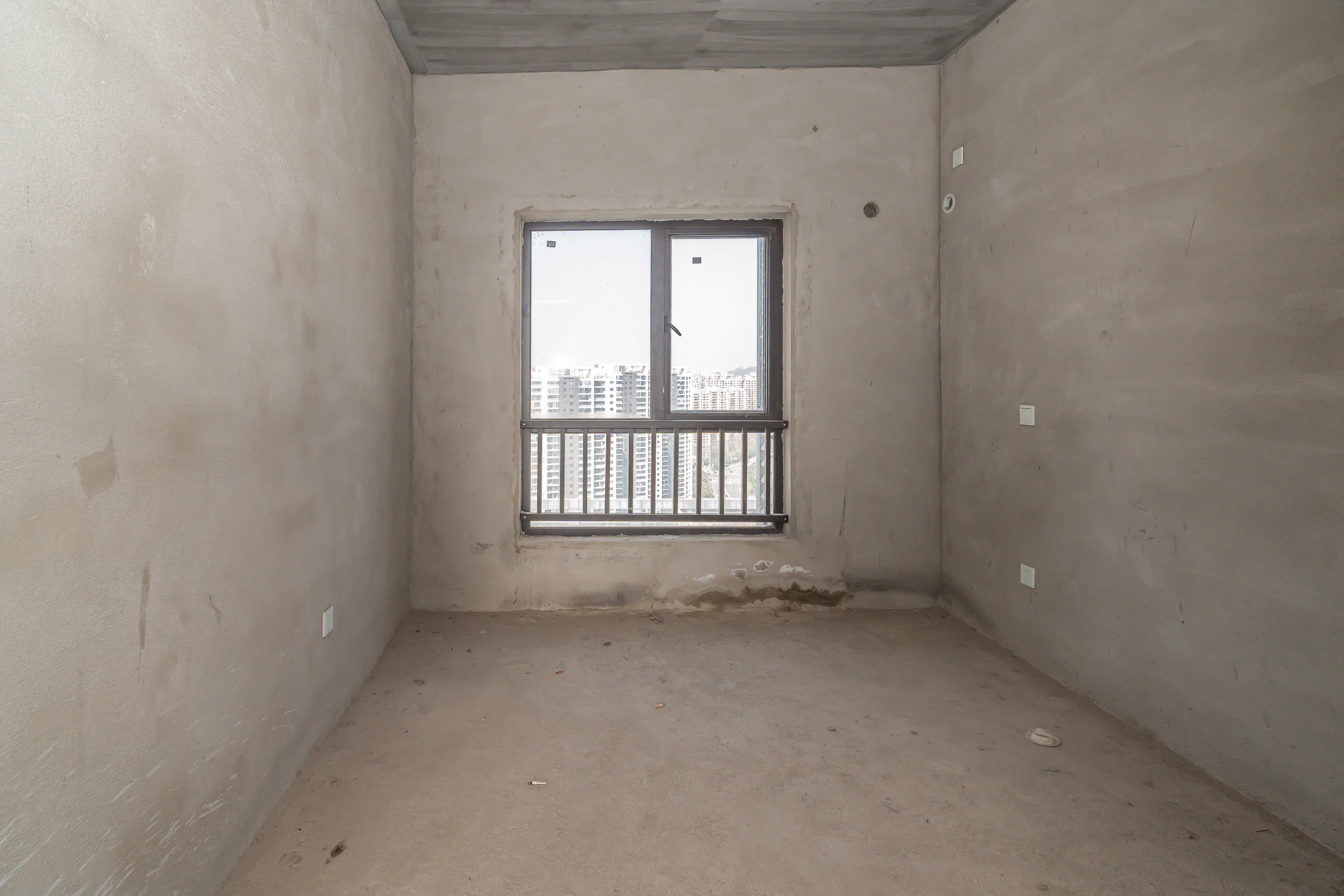 中国铁建洋湖苑  5室2厅2卫    216.8万卧室