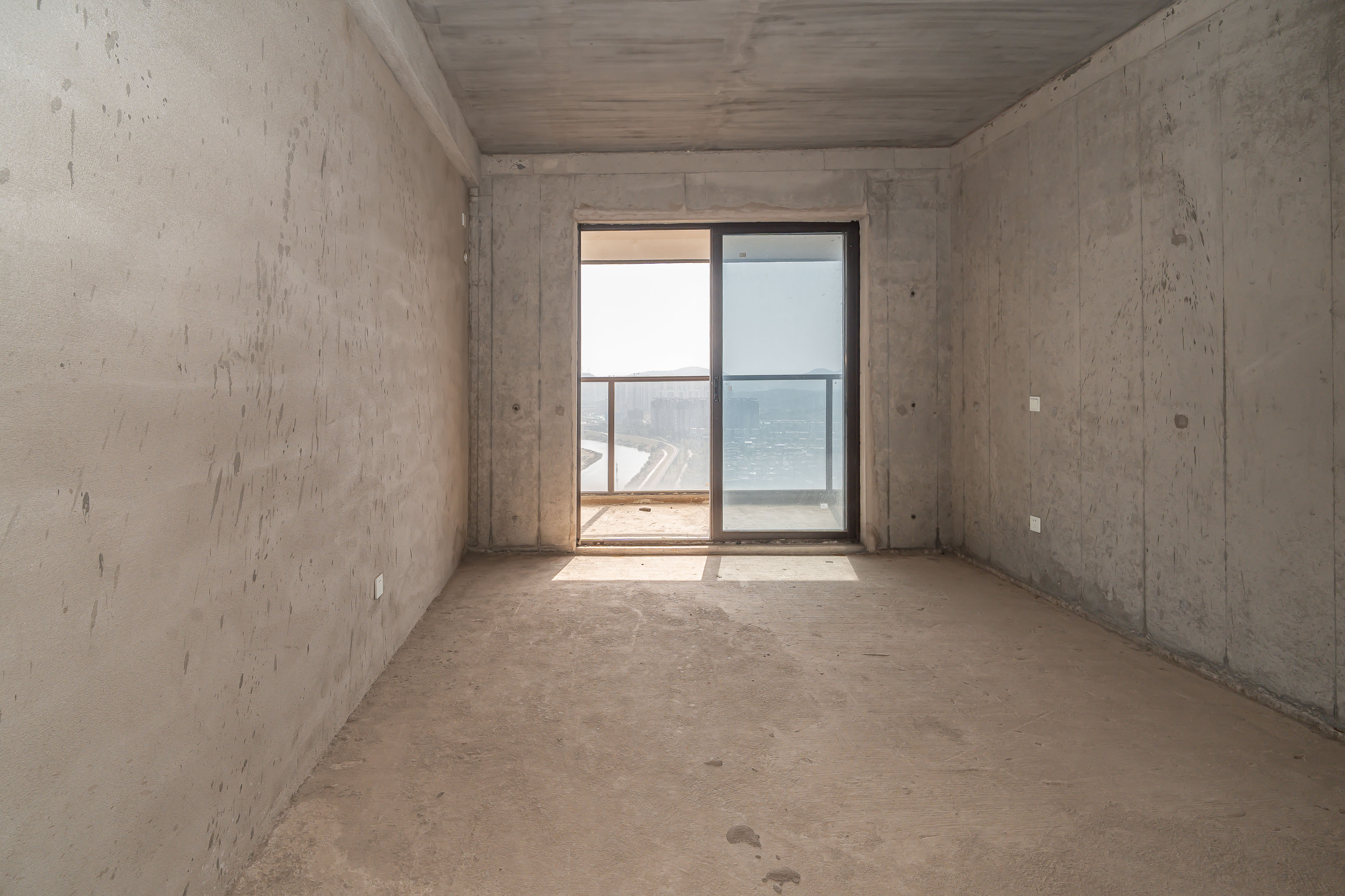 中国铁建洋湖苑  5室2厅2卫    216.8万卧室