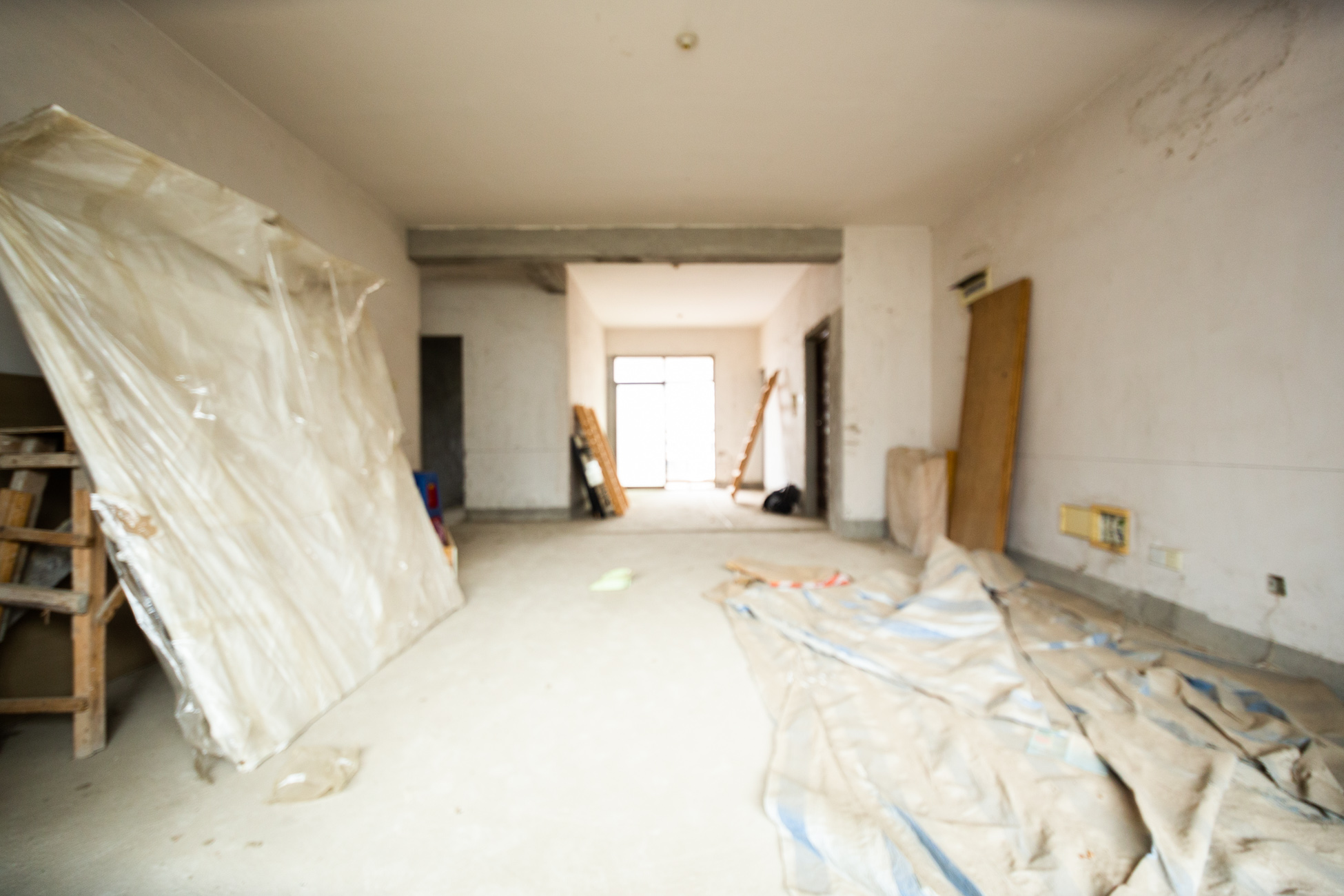 湘核佳苑  4室2厅2卫    125.0万 湘核佳苑  4室2厅2卫    125.0万客厅