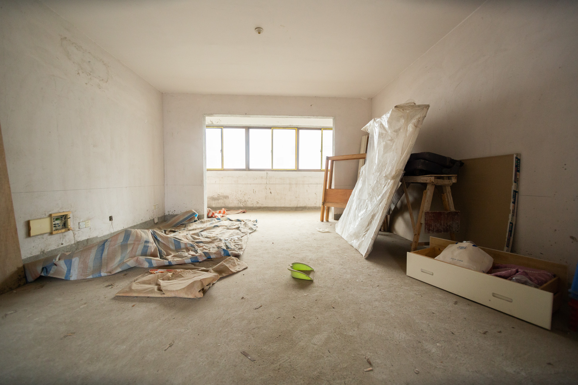 湘核佳苑  4室2厅2卫    125.0万 湘核佳苑  4室2厅2卫    125.0万客厅