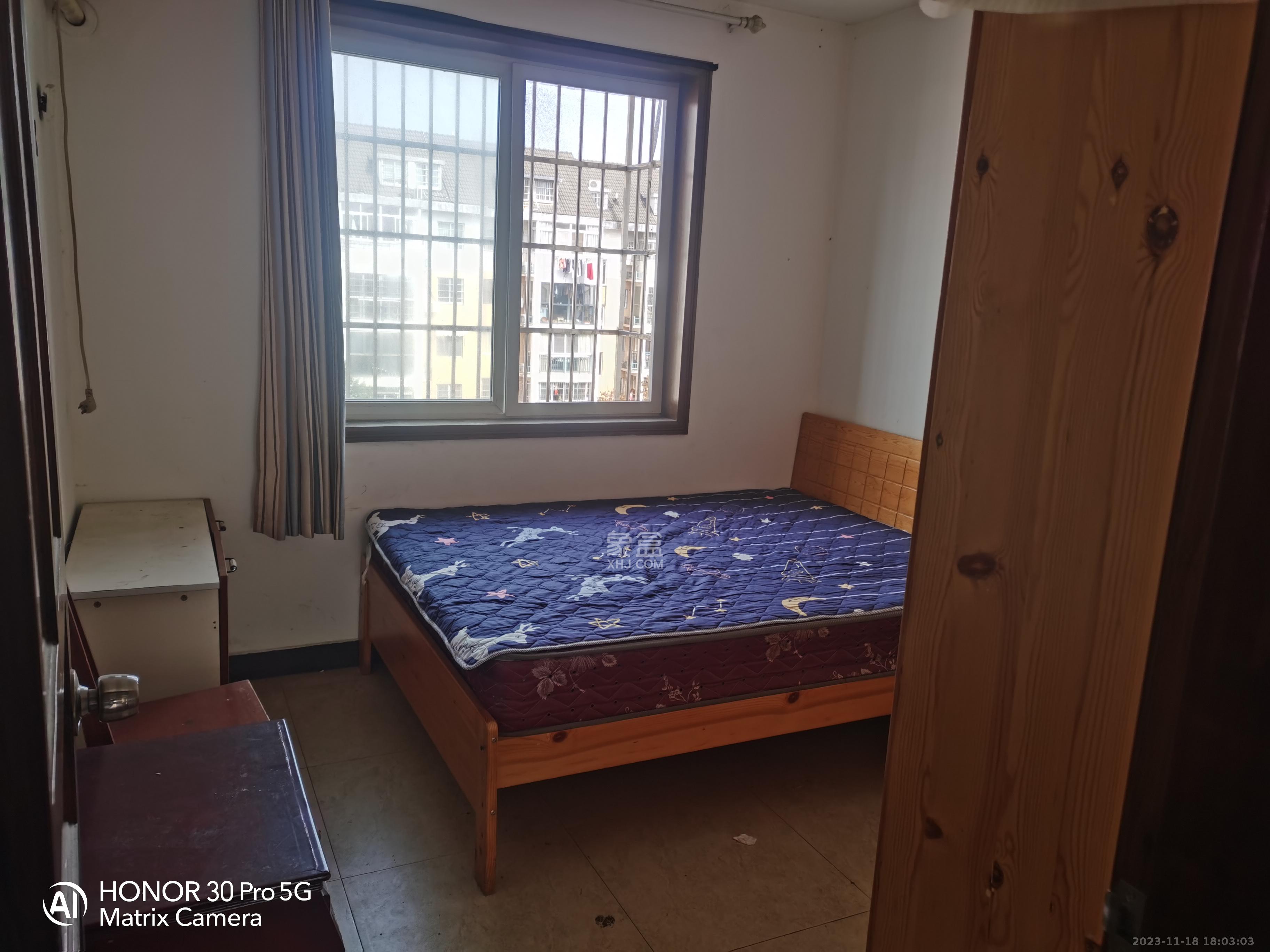 东岸锦城(东方人家)  3室2厅1卫   1800.00元/月室内图